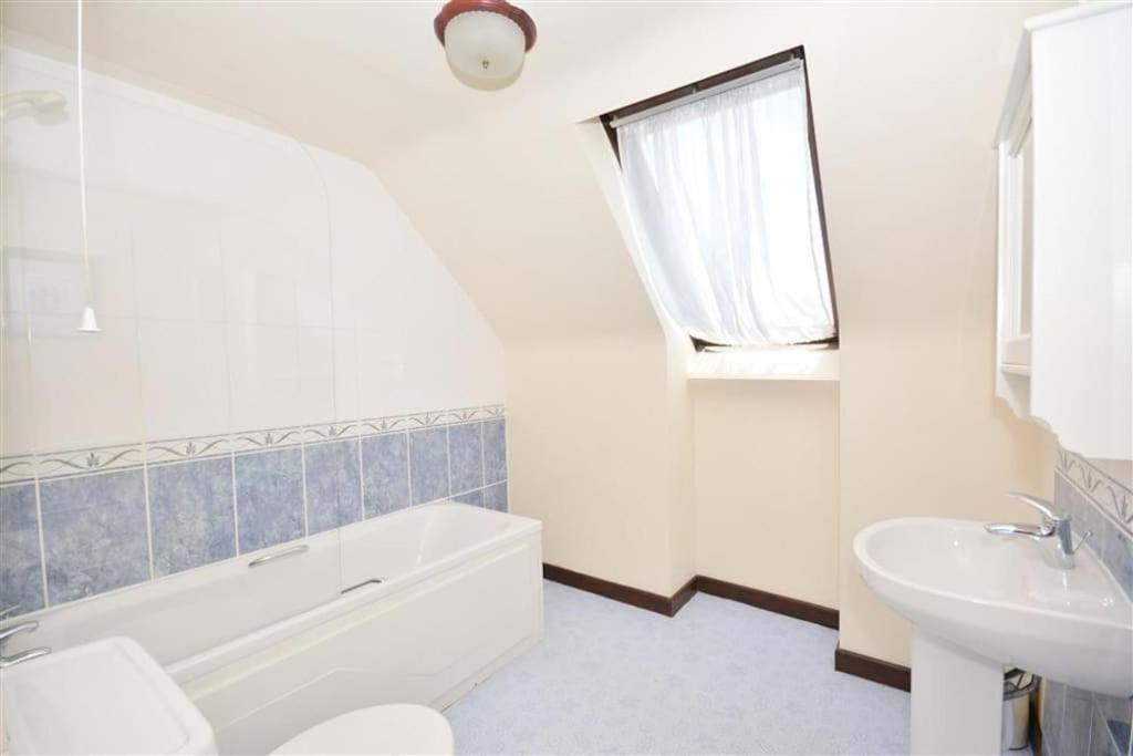 Direct Beach Access! Top Floor Apartment Perranporth view 5