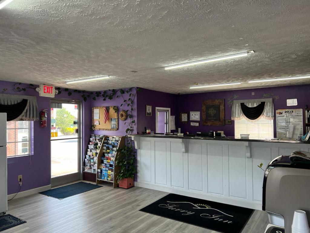 Surry Inn - Dobson - I-77 - Exit 93