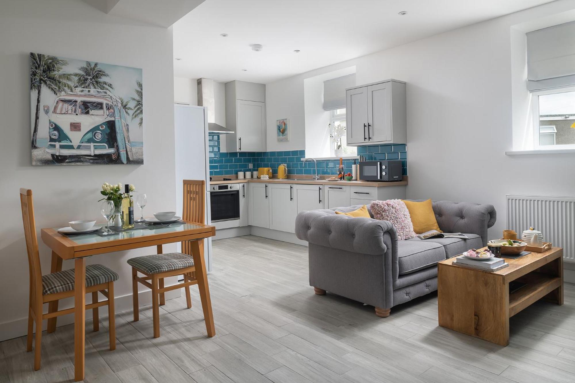 NEW Romantic, dog friendly hideaway, Snowdon views view 2