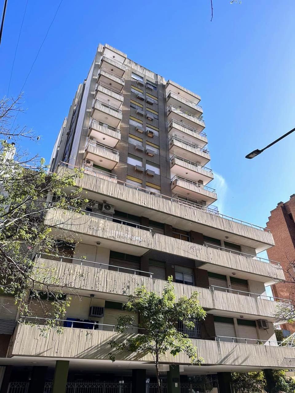 Nva Cordoba a tu alcance, frente del Sanatorio Allende