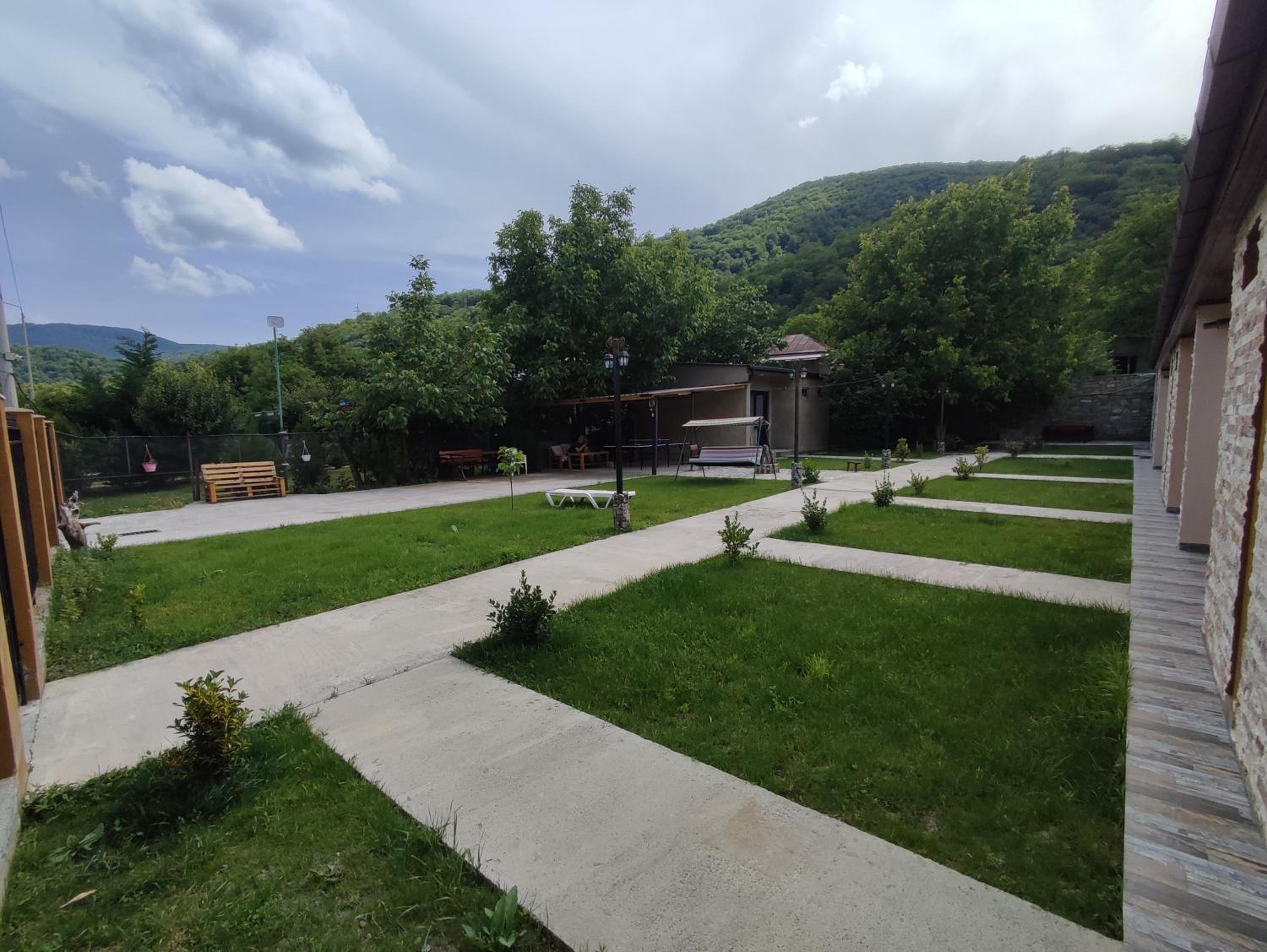 Ananuri Cottages