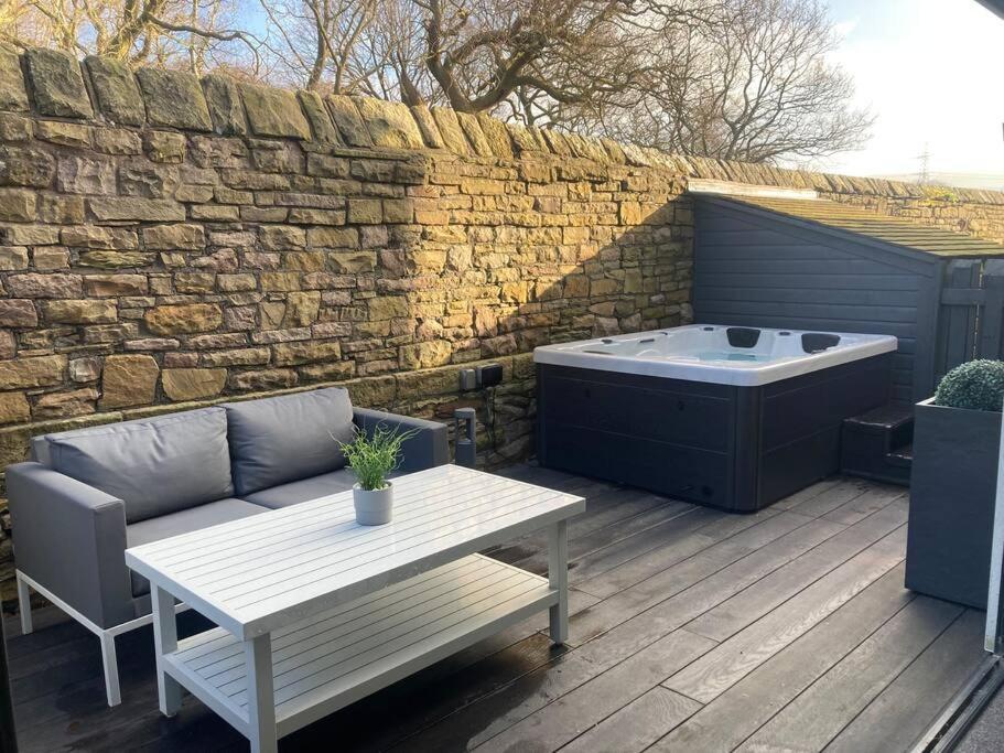 Hotel Luxury Canalside Apartment With Hot Tub