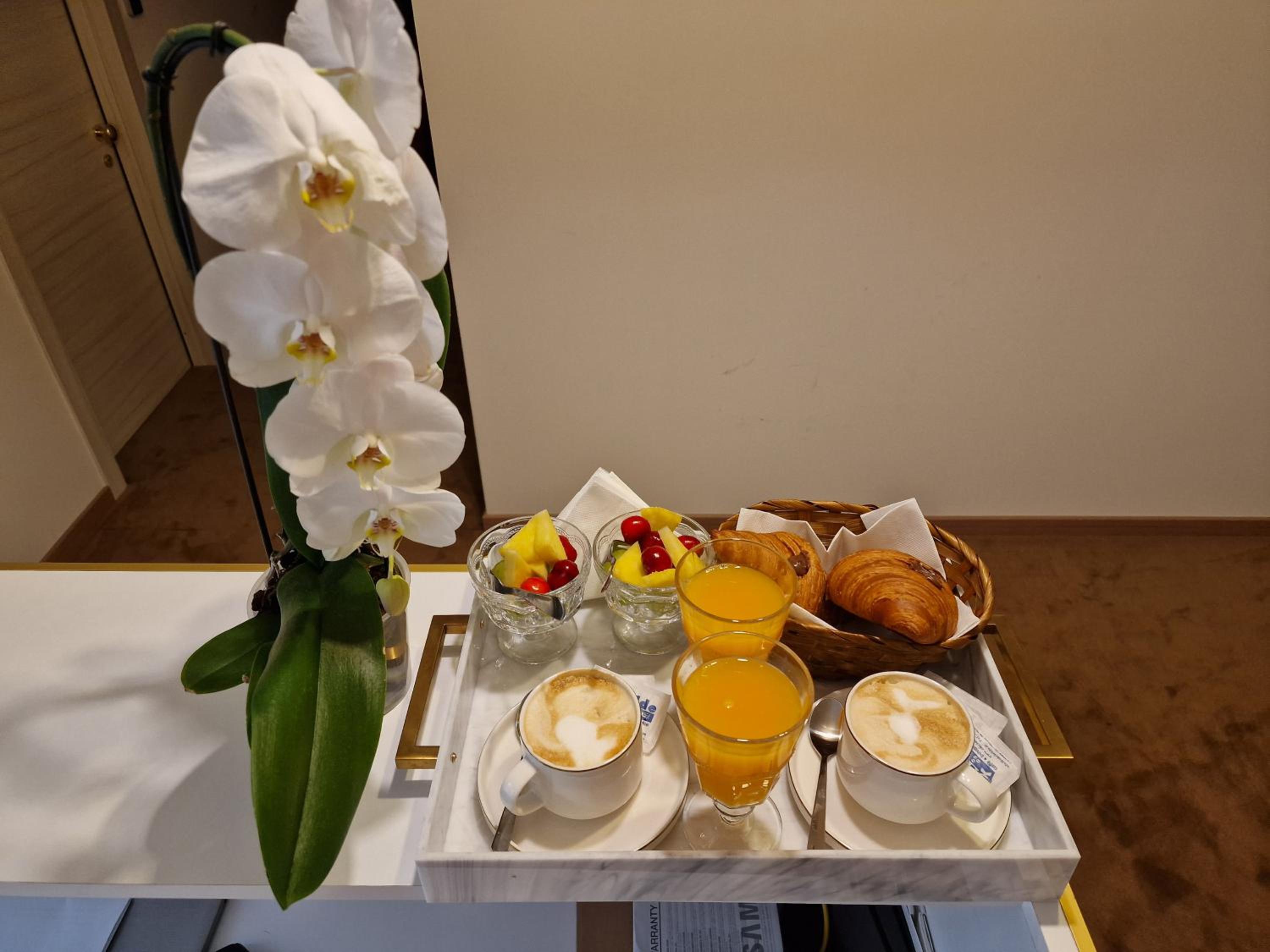 Cuma Suites