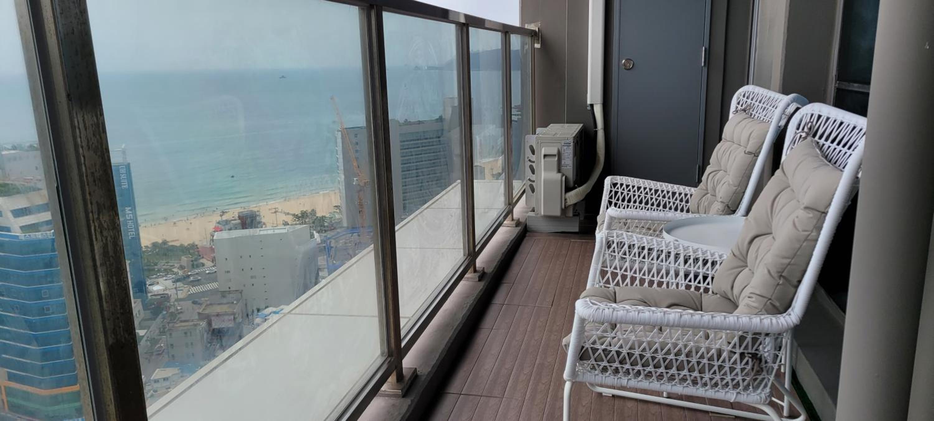 Flat nearby Heaundae beach view 3