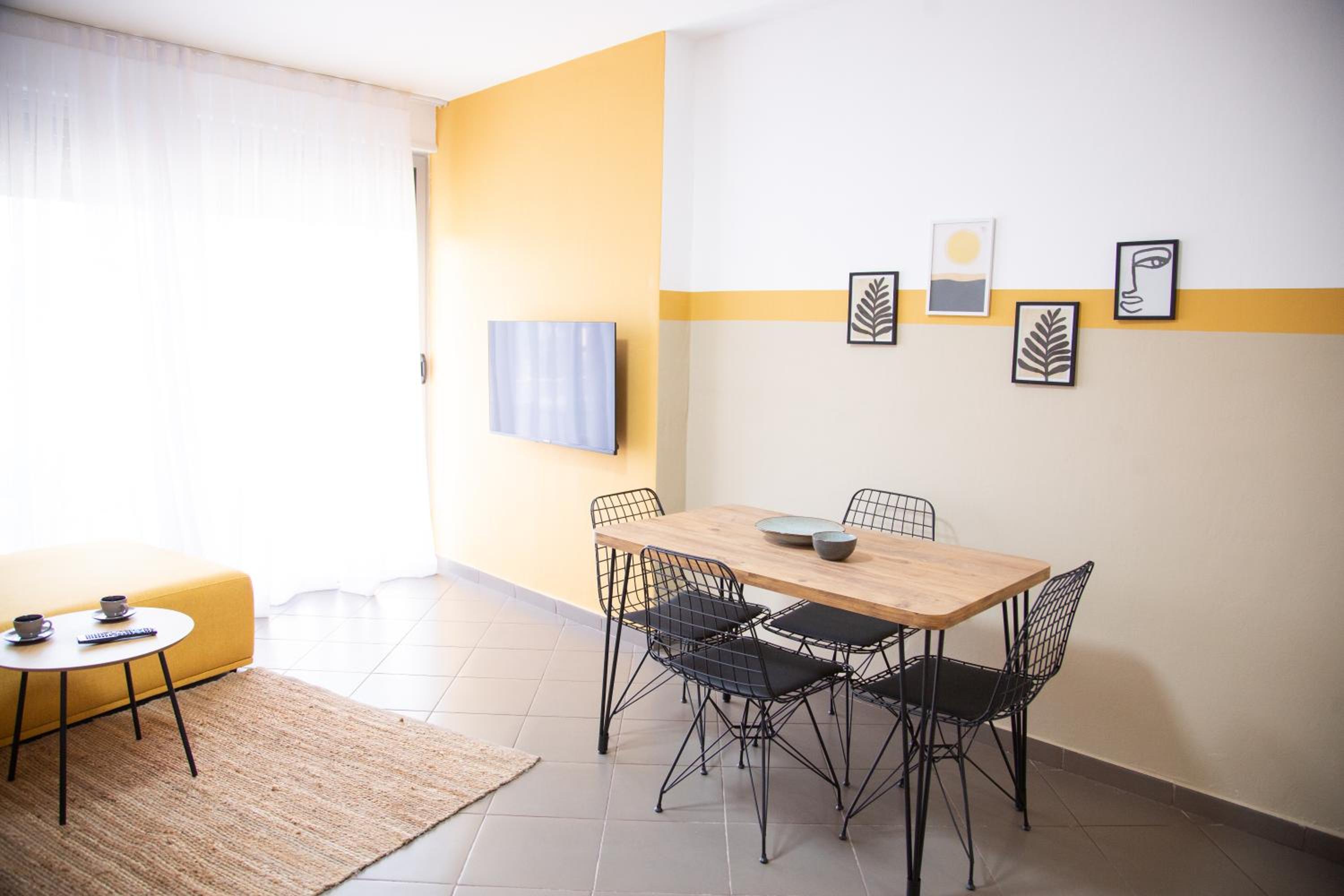 Lulu Suites - Sunflower