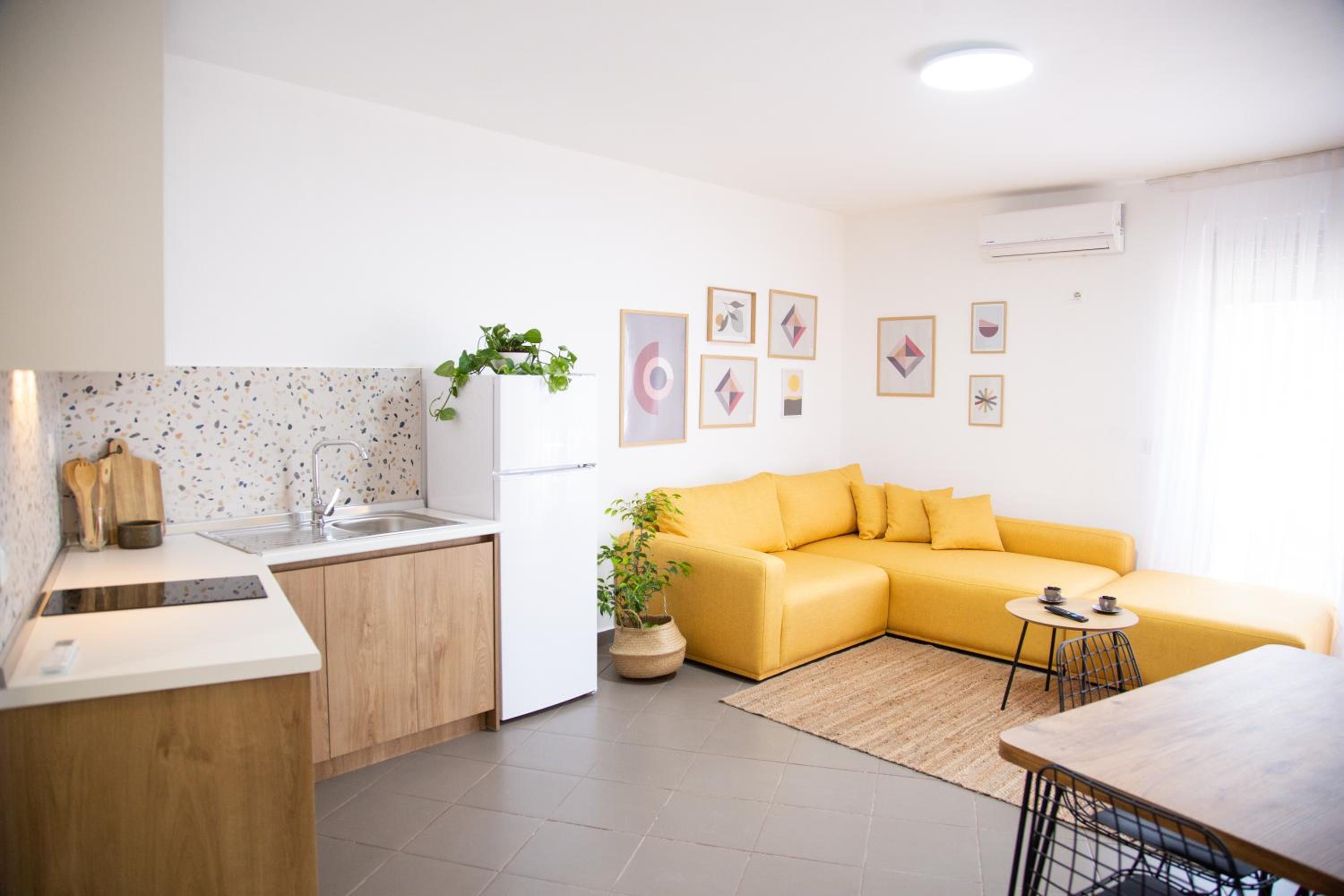 Lulu Suites - Sunflower