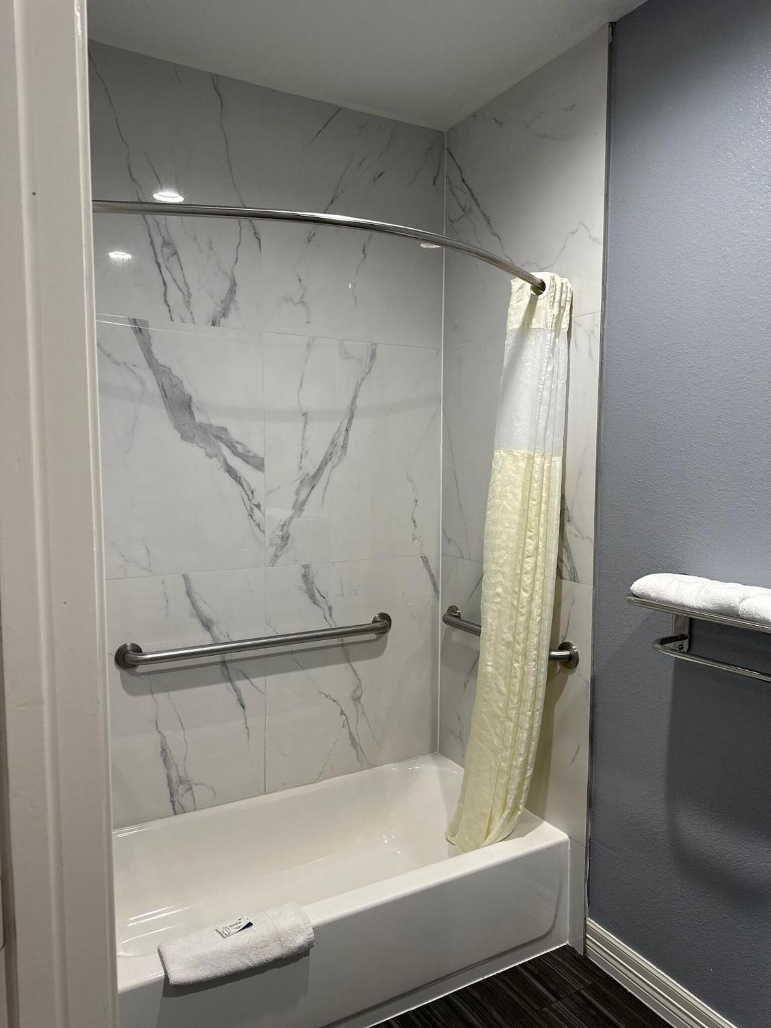 Atlantis Inn Suites
