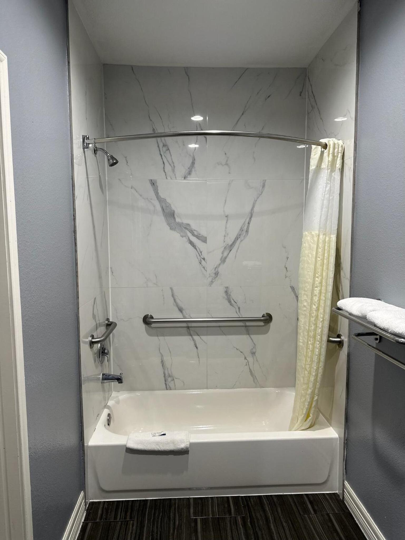 Atlantis Inn Suites