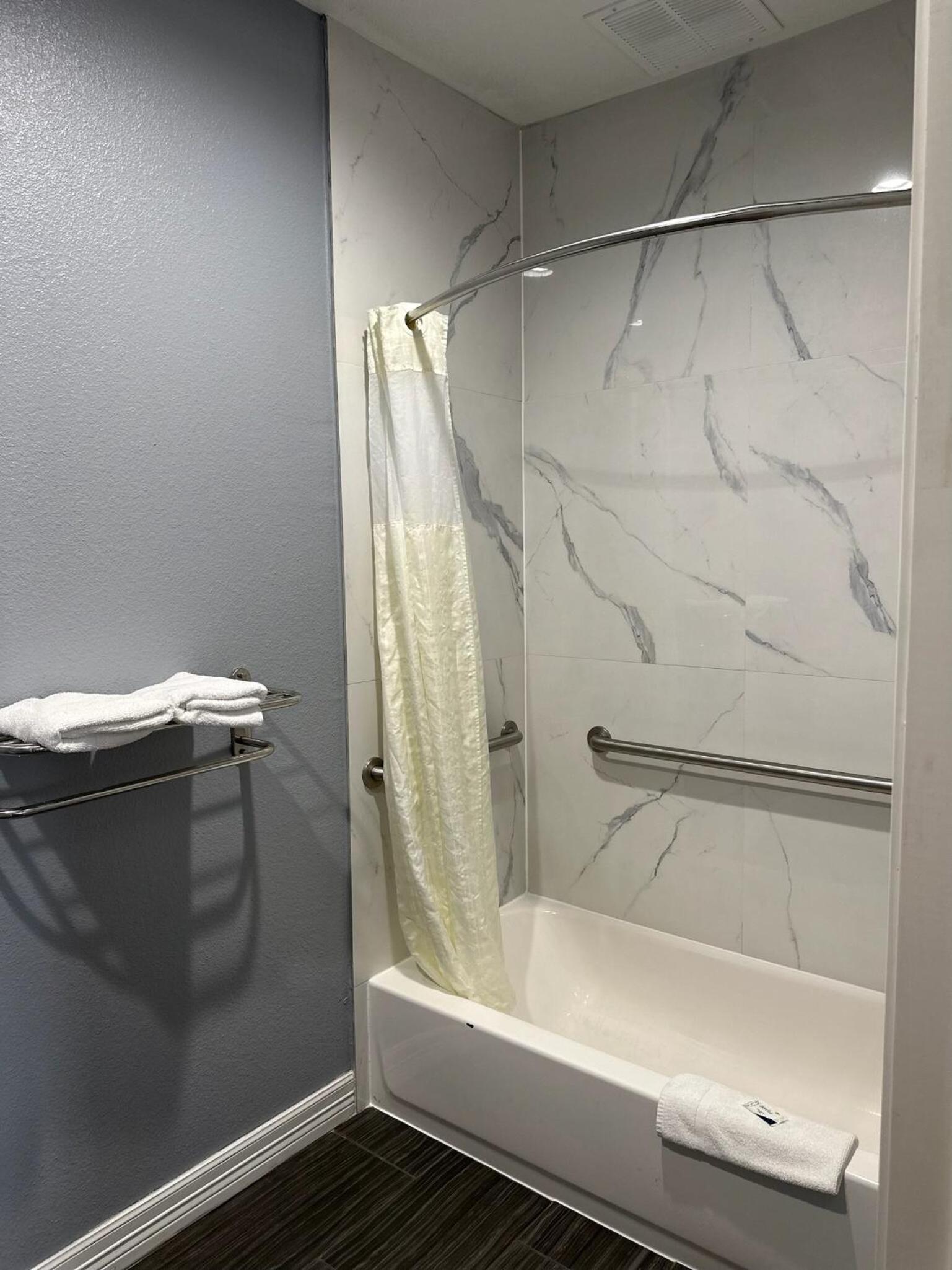 Atlantis Inn Suites