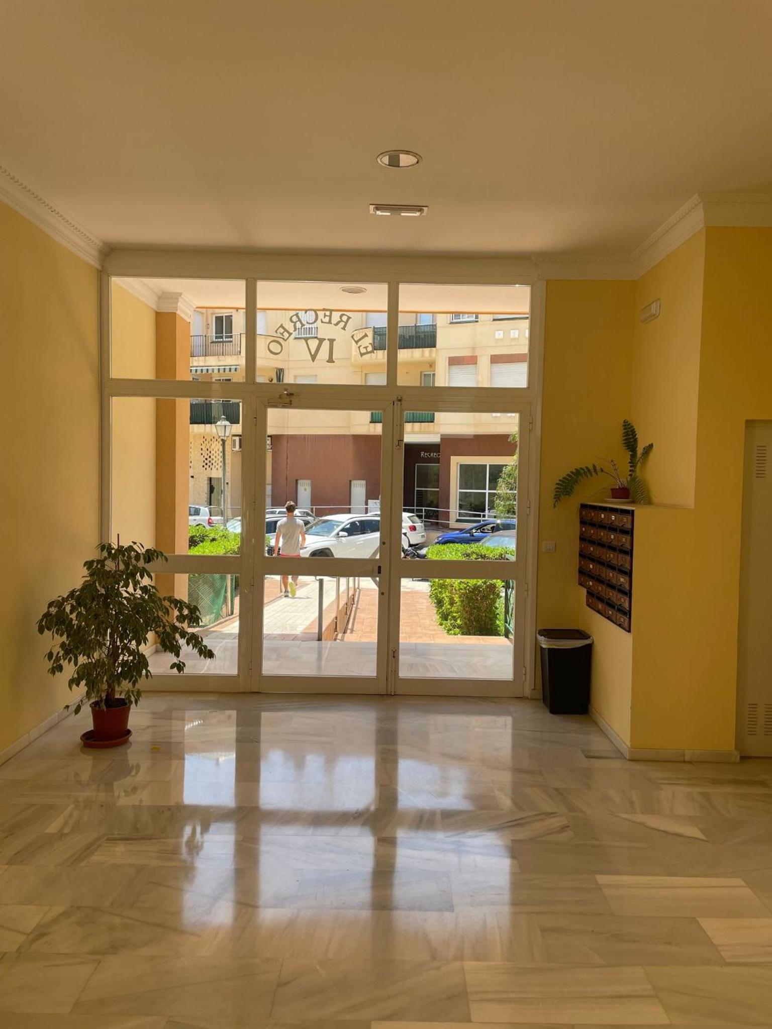 Piso con parking y piscina en Torrox costa view 3