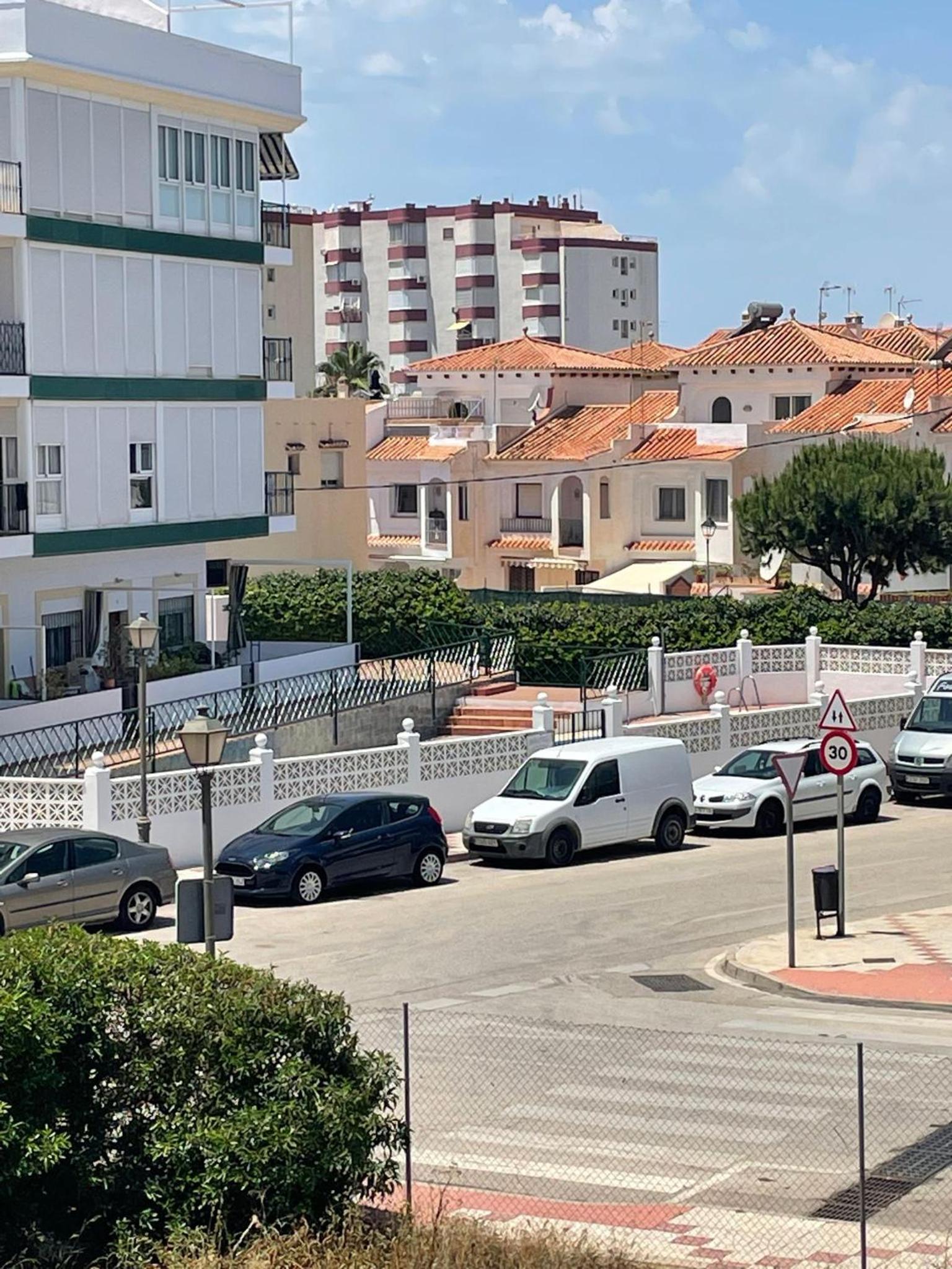 Piso con parking y piscina en Torrox costa view 4