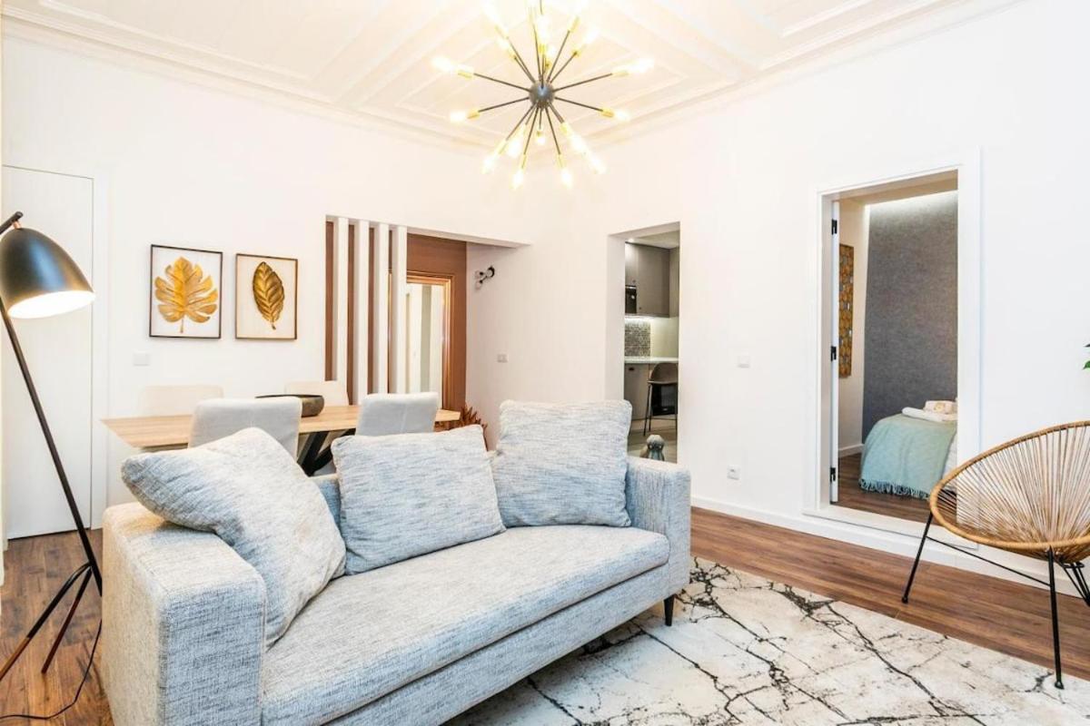 Chic 2BR in Historic Alfama | Heart of Lisbon Culture by Lisbeyond photo 2