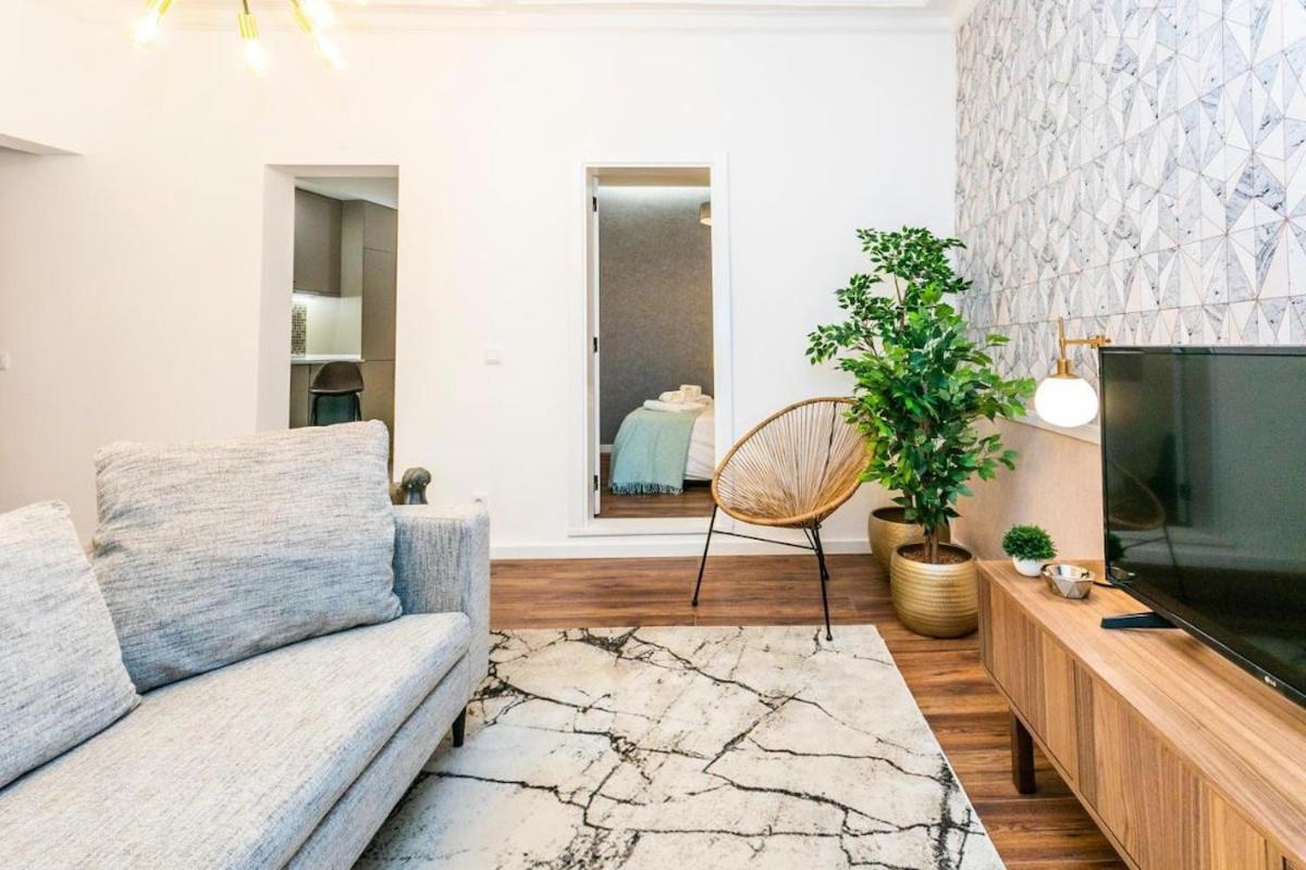 Chic 2BR in Historic Alfama | Heart of Lisbon Culture by Lisbeyond