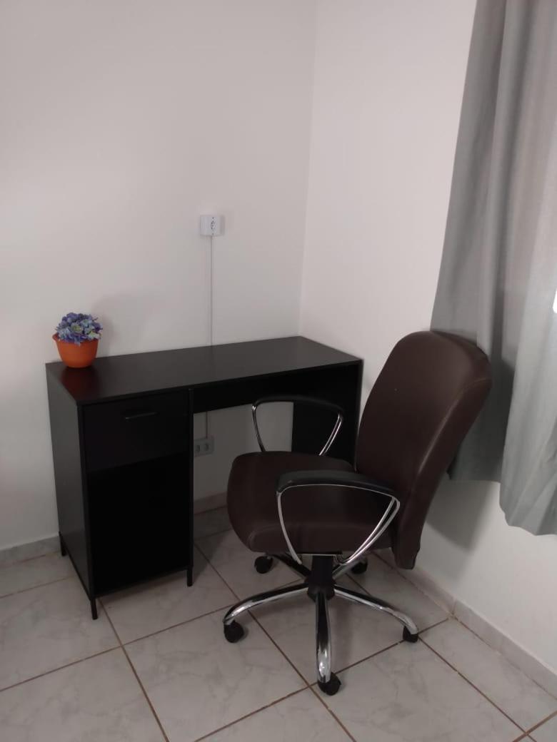 APTO - ar condicionado nos 2 quartos