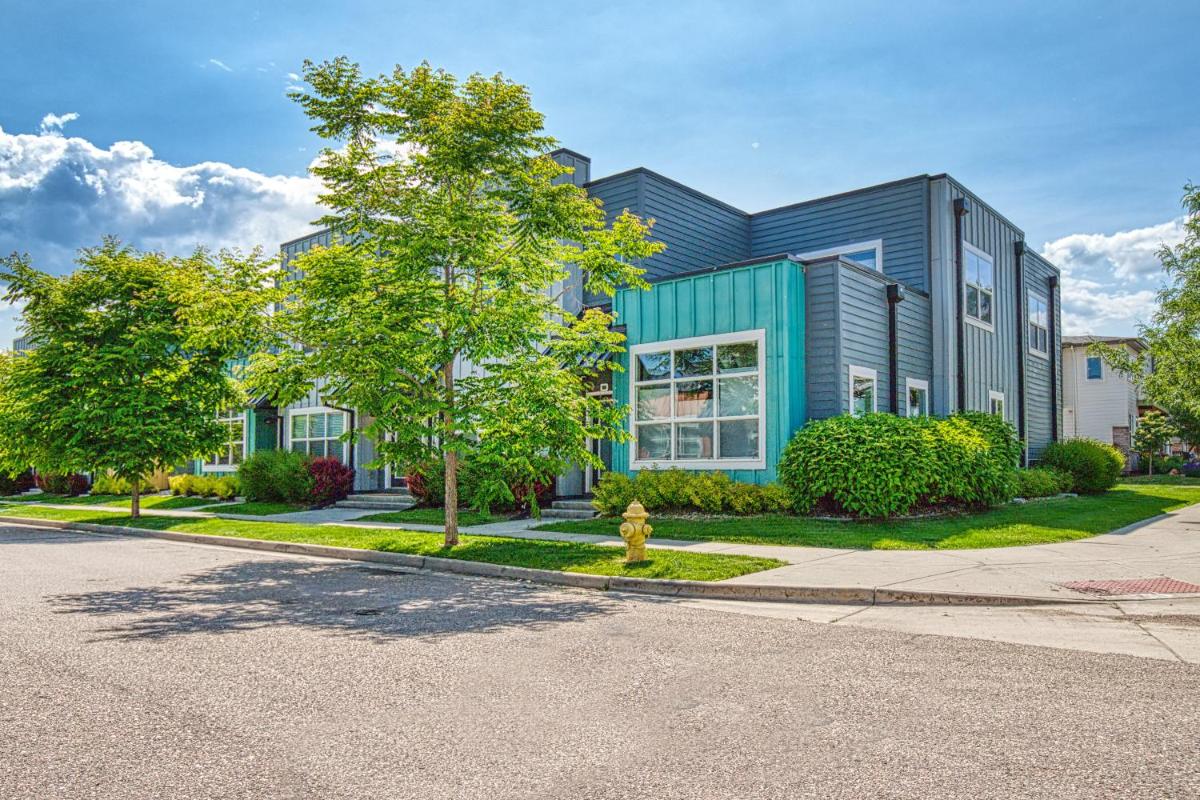 Hotel 2 Bedroom townhome, super close to downtown FC! - Image 1