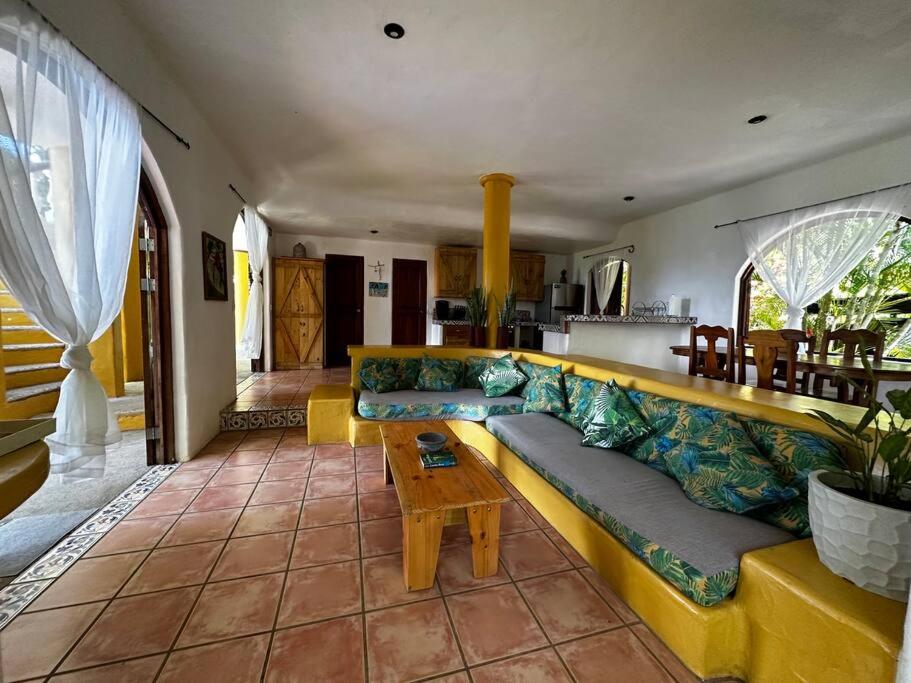 Casa Familia