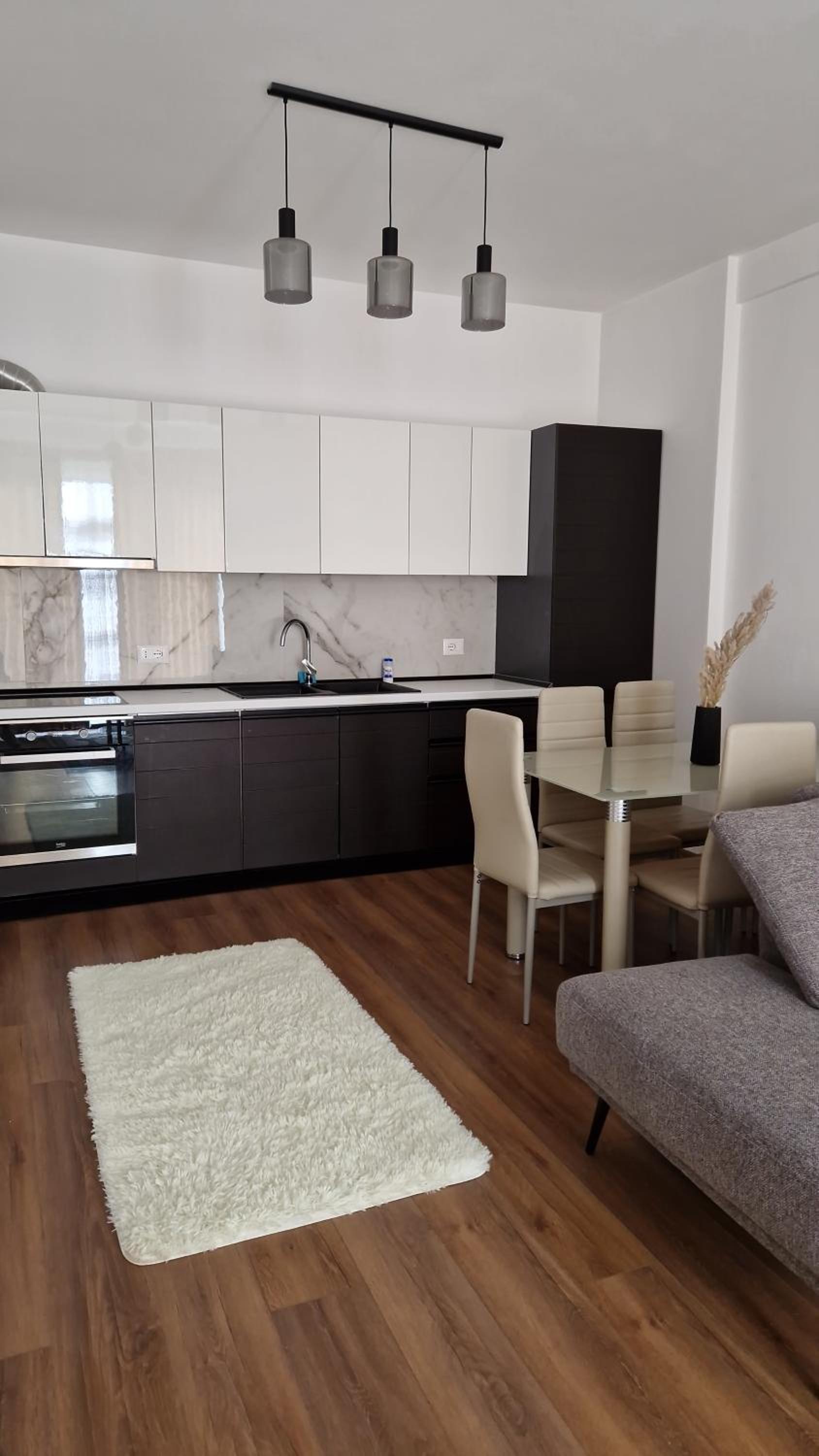 Deluxe Apartment No 9