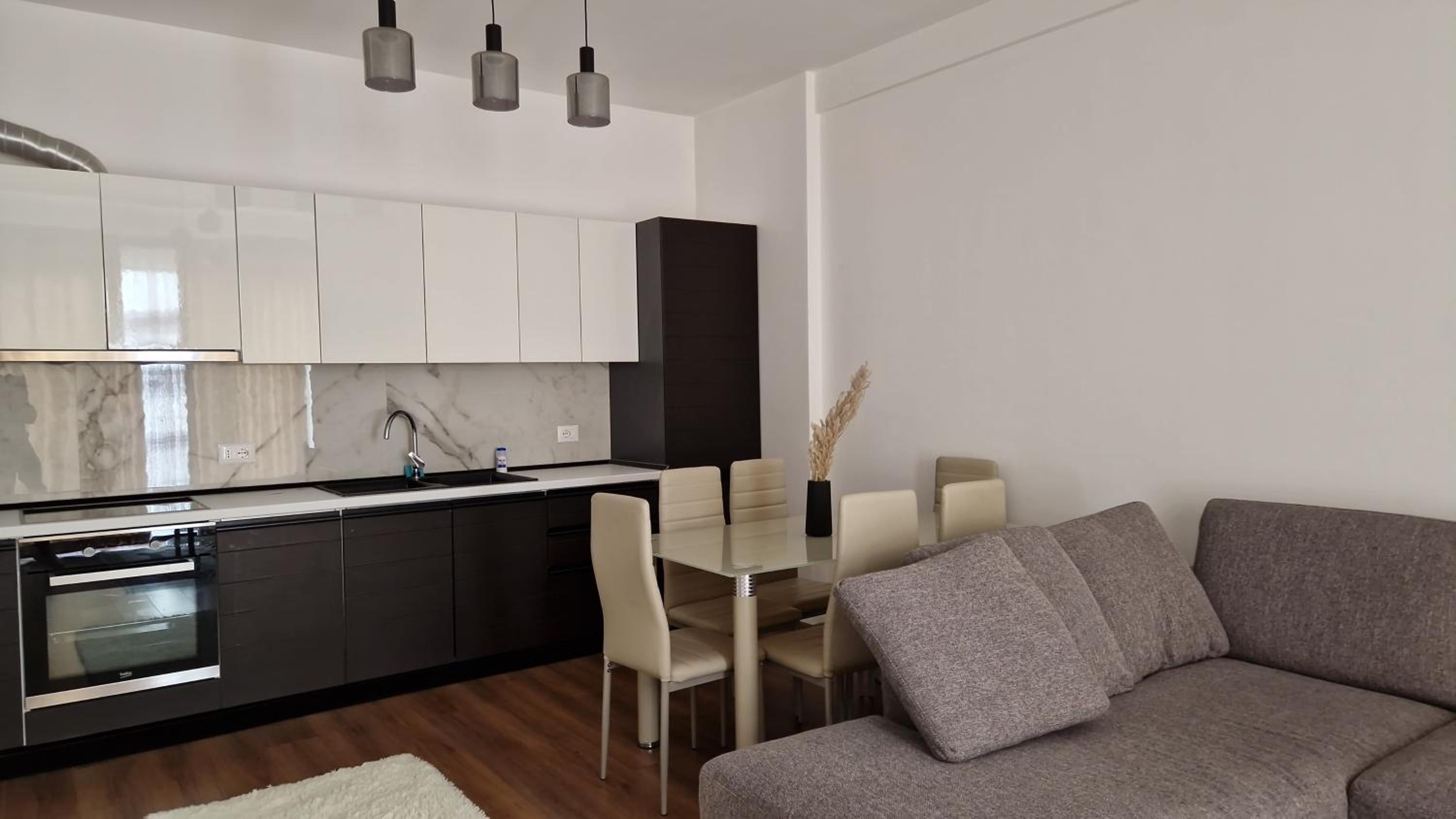 Deluxe Apartment No 9