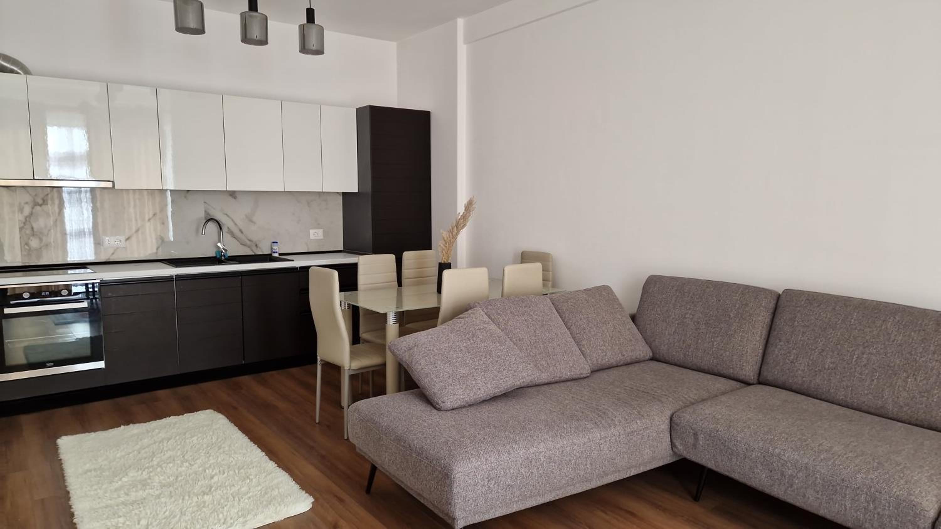Deluxe Apartment No 9