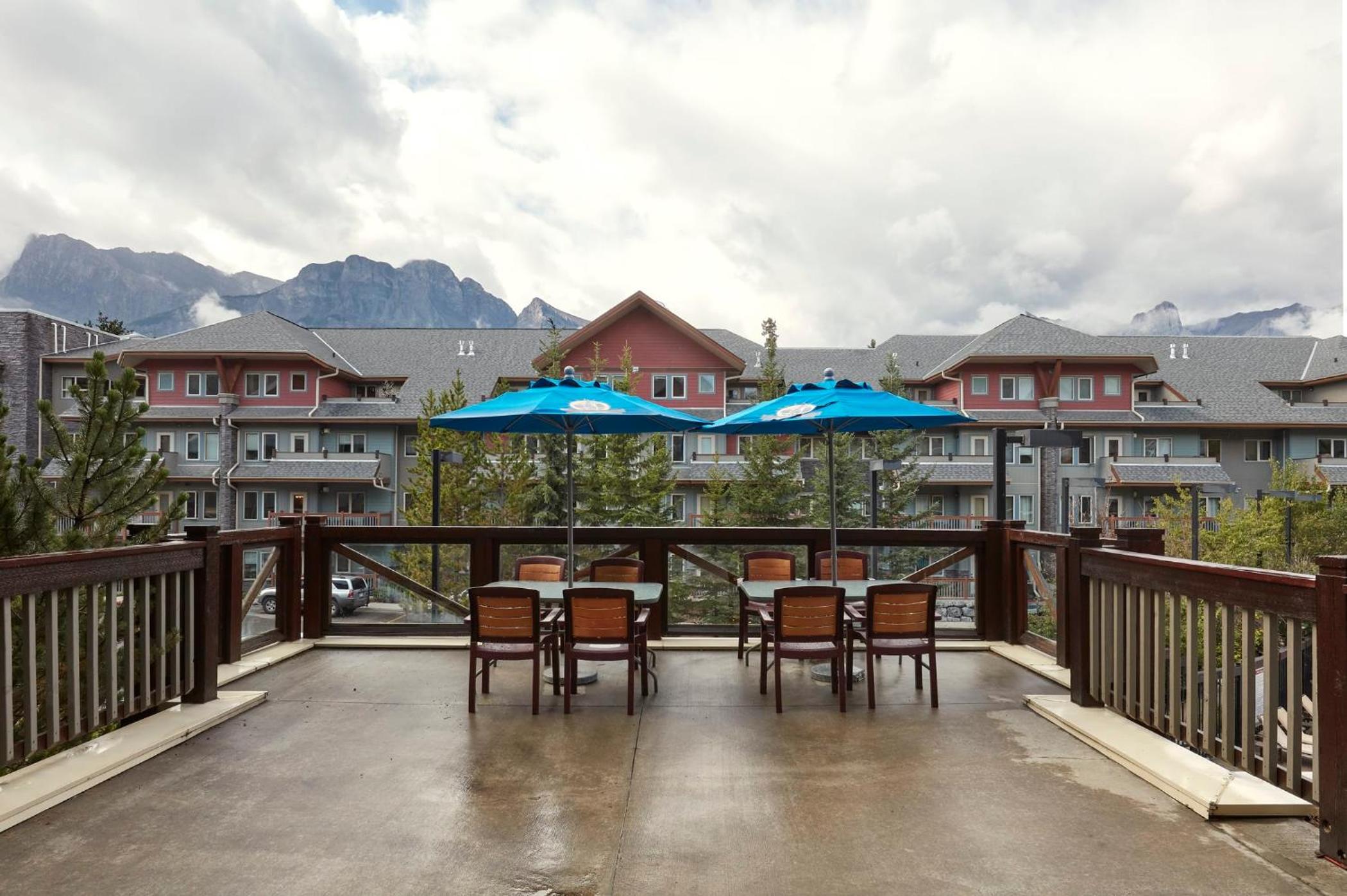 Top Floor Wolf - Best Views With Pool and Hot tub