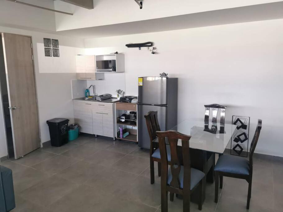 Amazing big studio 203 in aztorga Poblado with A/C