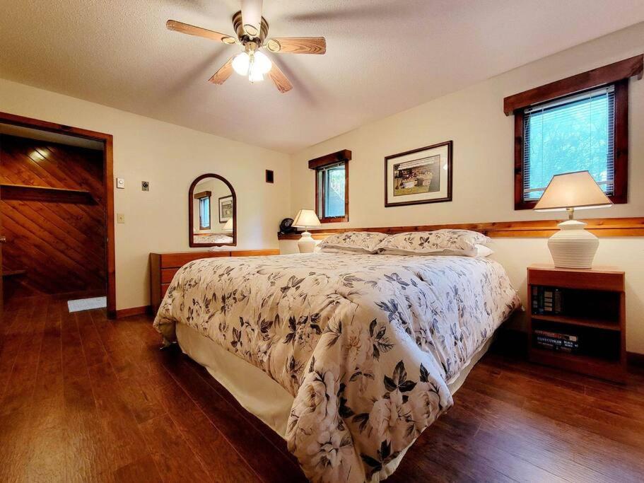 Serene & Comfy - Stunning View & Long - Jetted Tub view 4
