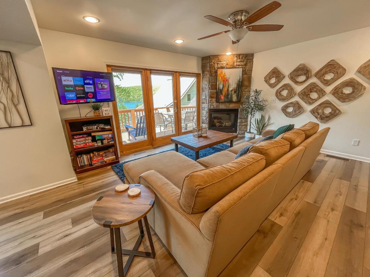 5 mins to Wisp Super Cute Renovated Home w Lake Views Hot tub view 5