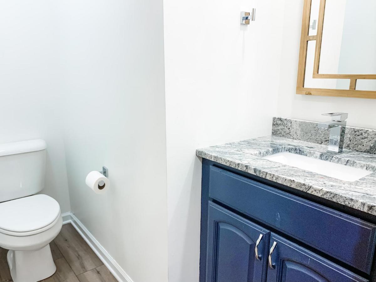 5 mins to Wisp Super Cute Renovated Home w Lake Views Hot tub view 2