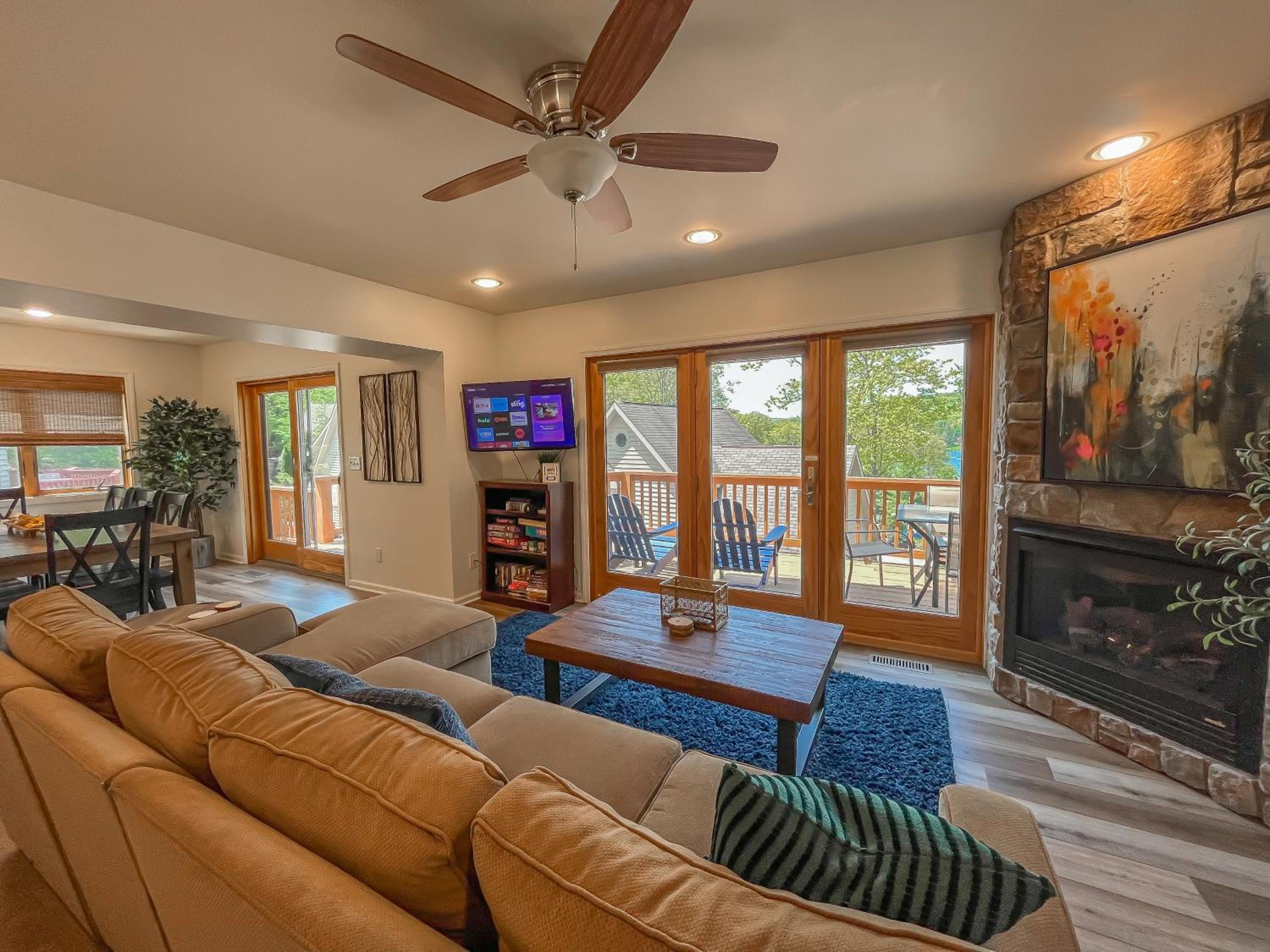 5 mins to Wisp Super Cute Renovated Home w Lake Views Hot tub view 4