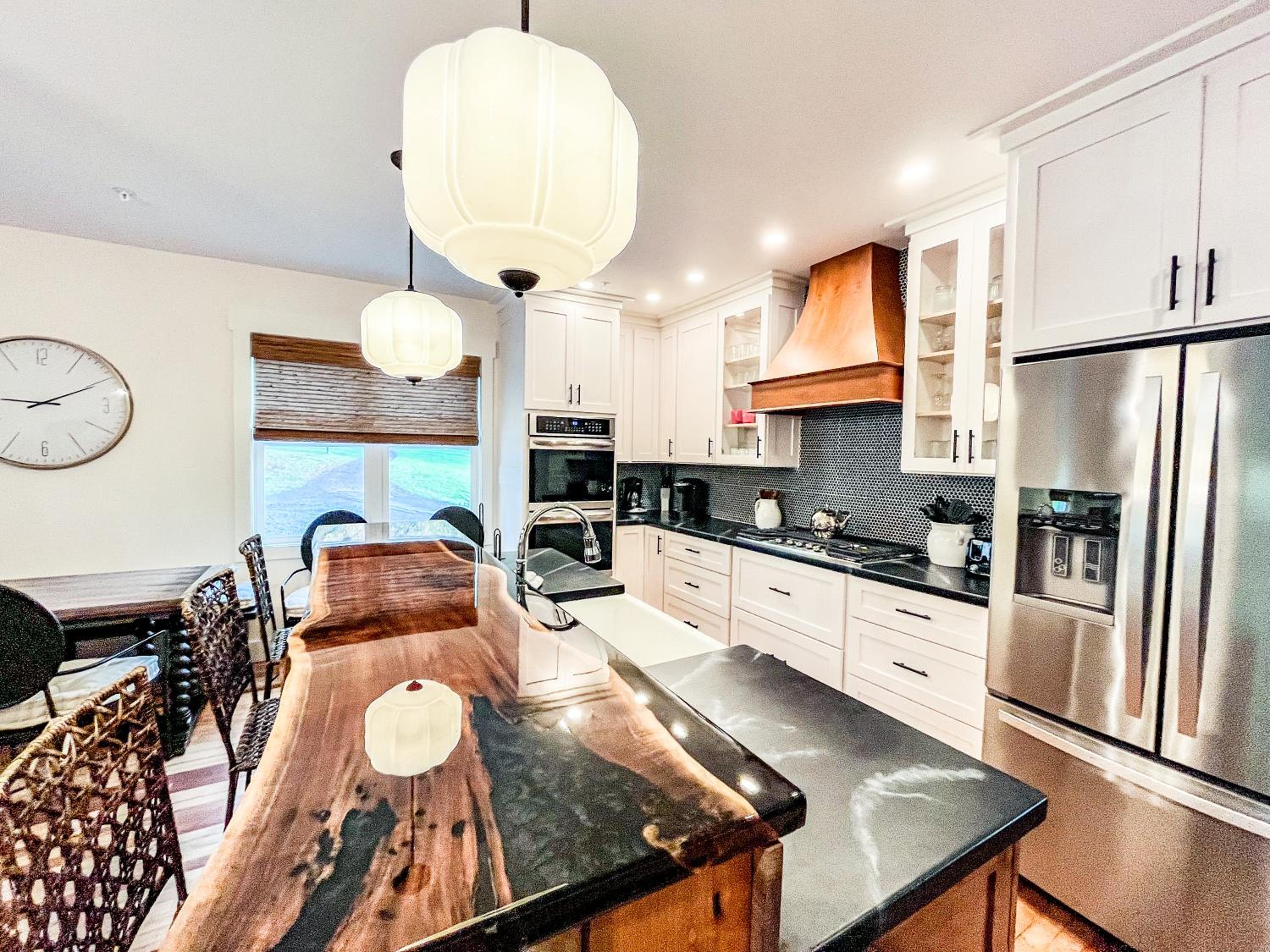 Stunning modern farmhouse with Lake Access and Free Golf view 2
