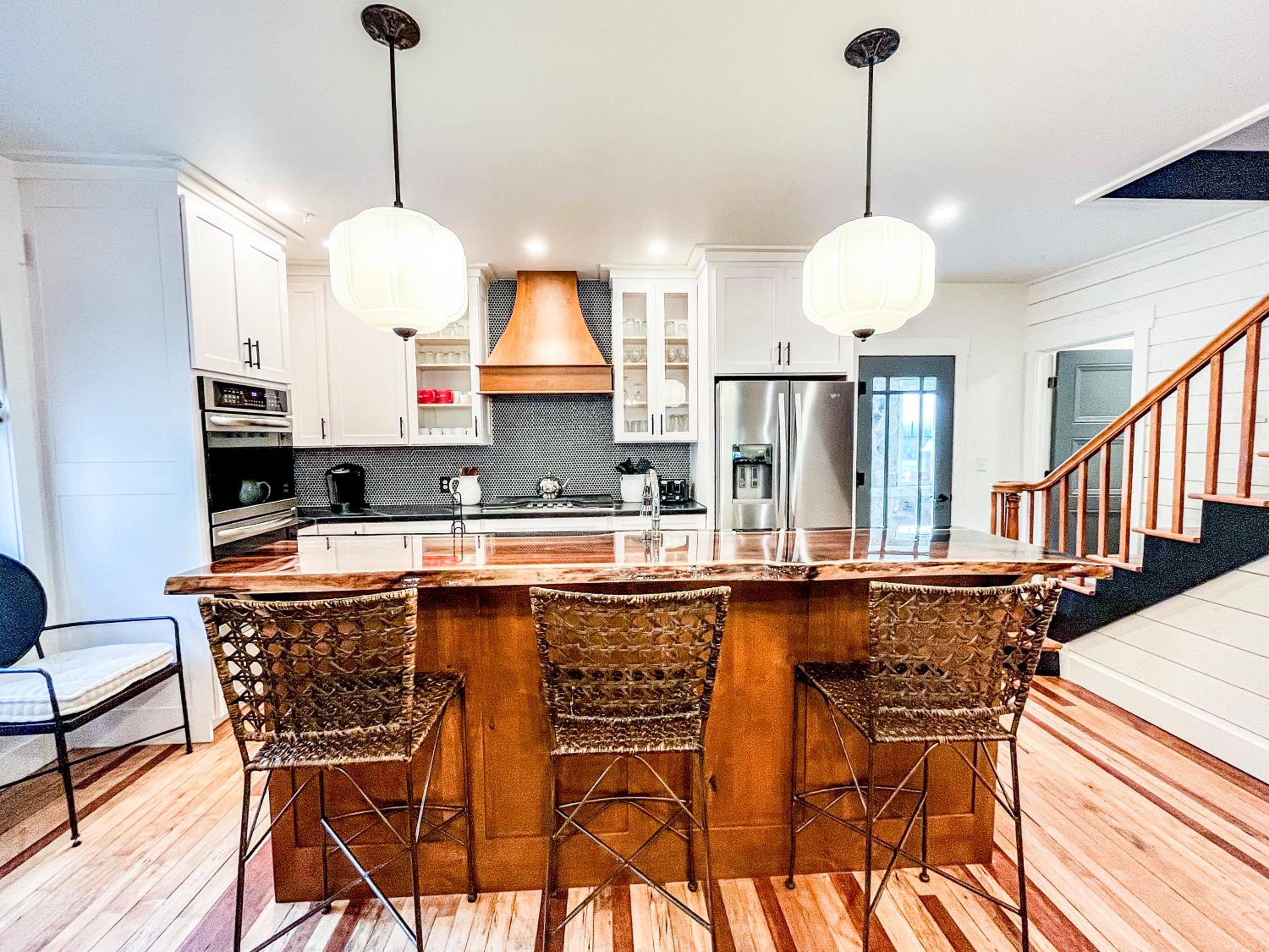 Stunning modern farmhouse with Lake Access and Free Golf view 3