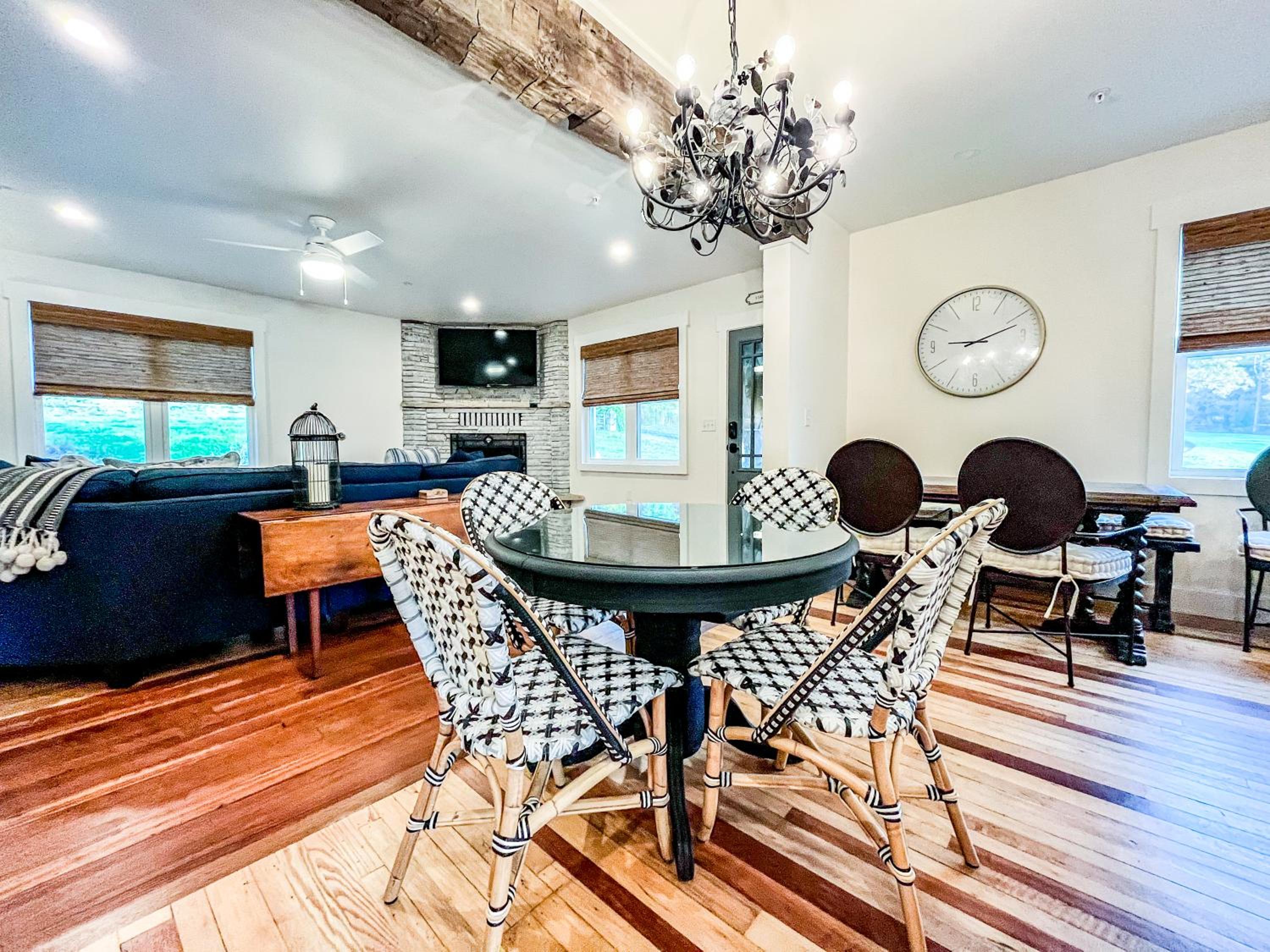 Stunning modern farmhouse with Lake Access and Free Golf view 5
