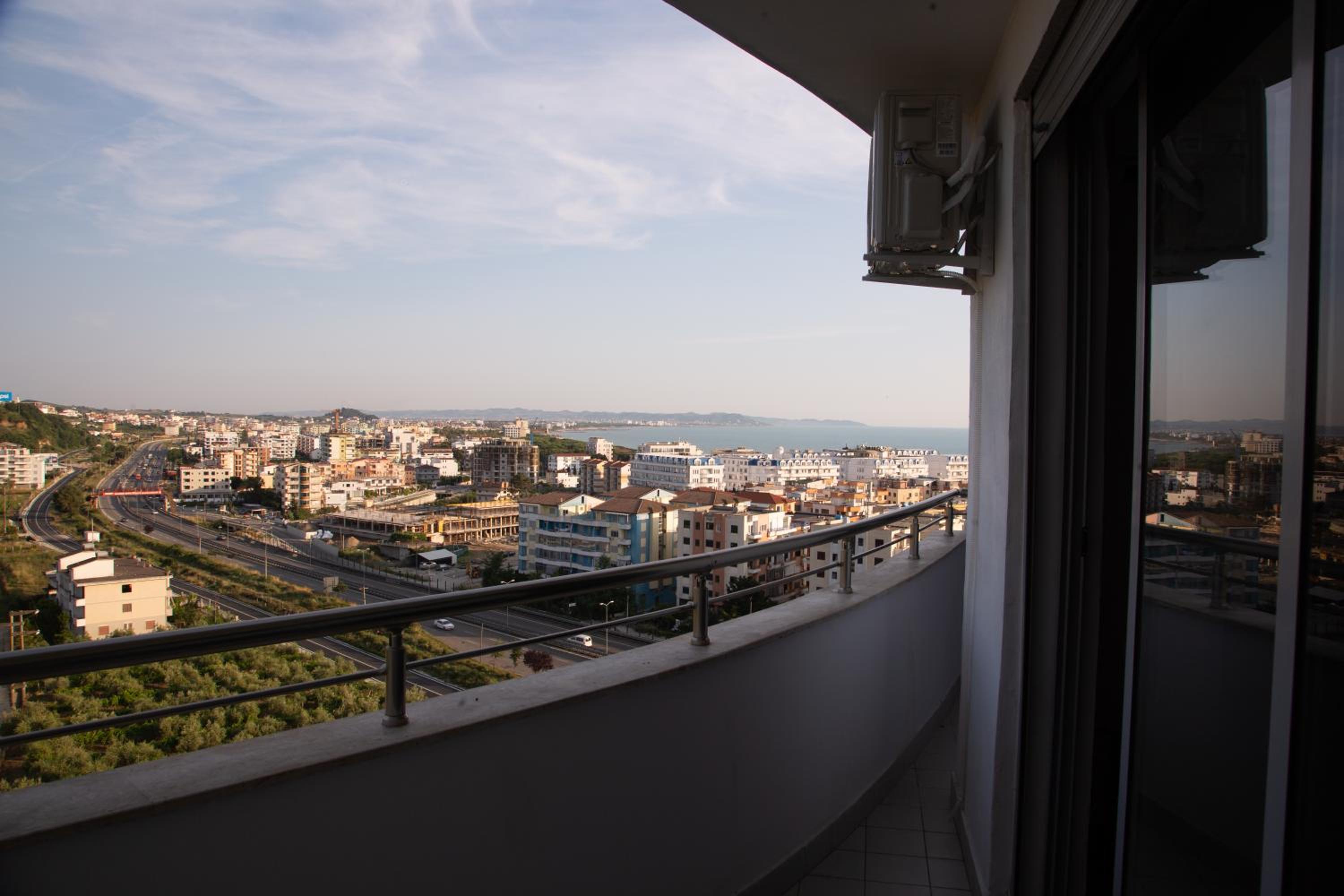 Lulu Suites - Sunset