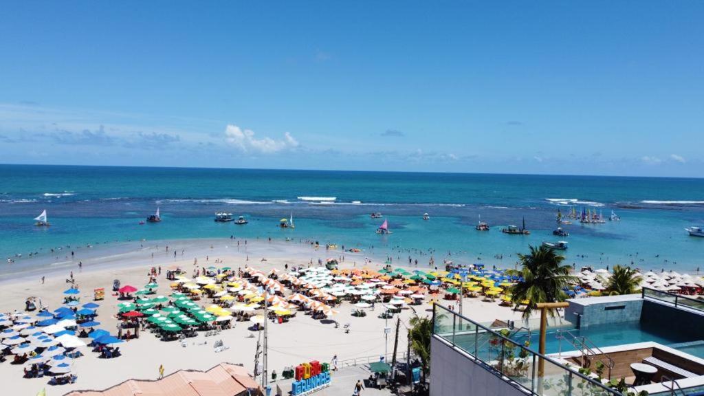Flat beira mar com varanda em Porto de Galinhas