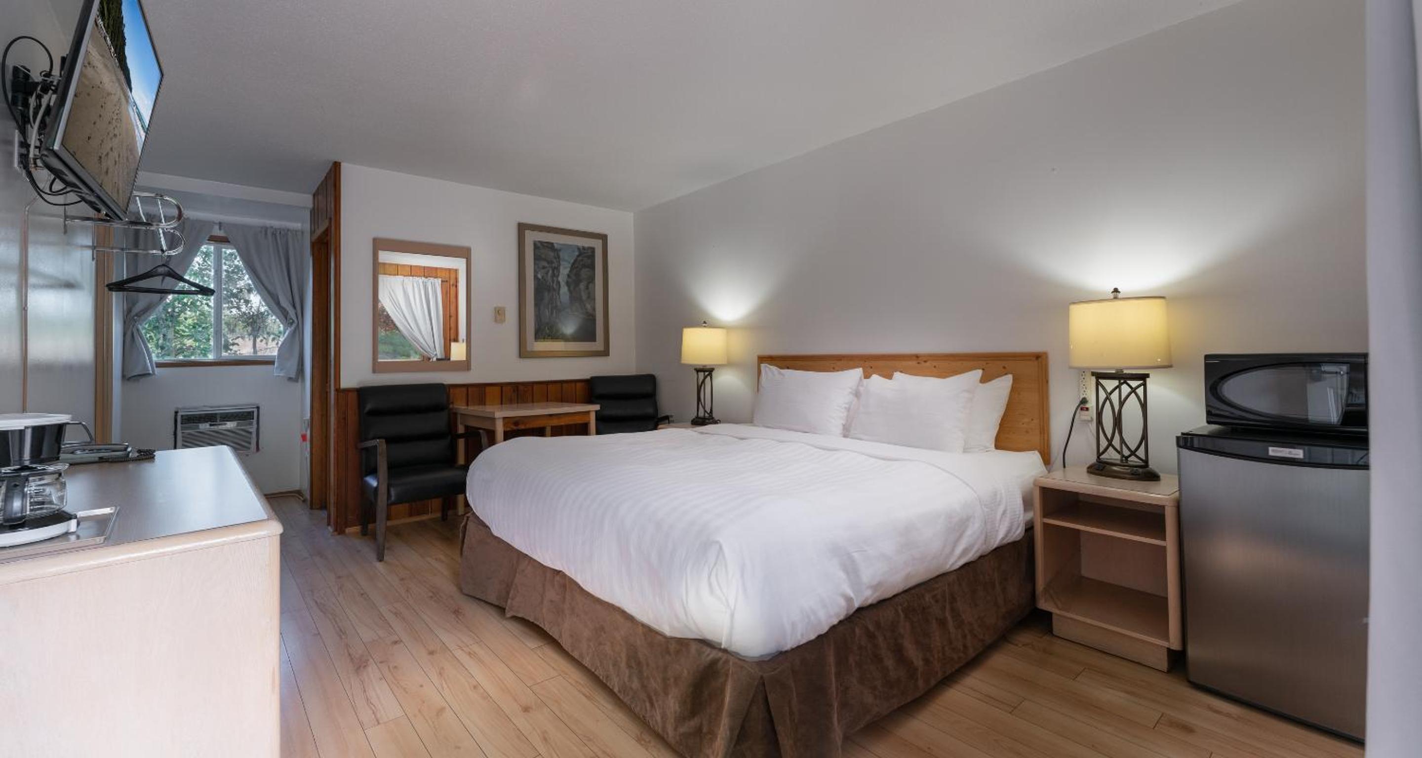Cedar Motel