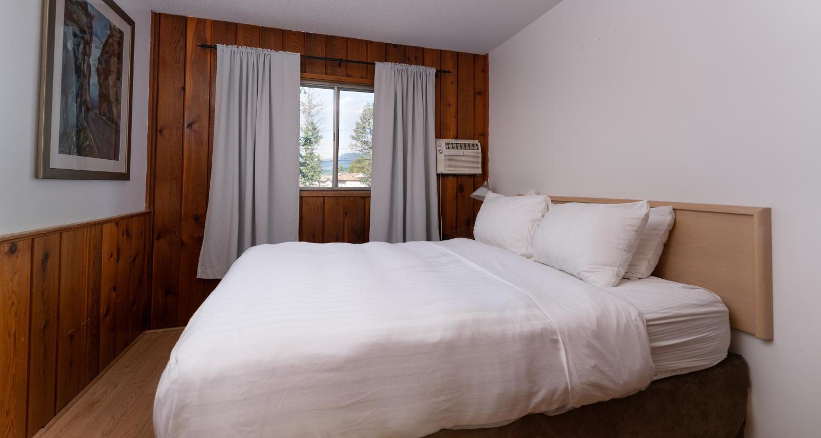 Cedar Motel
