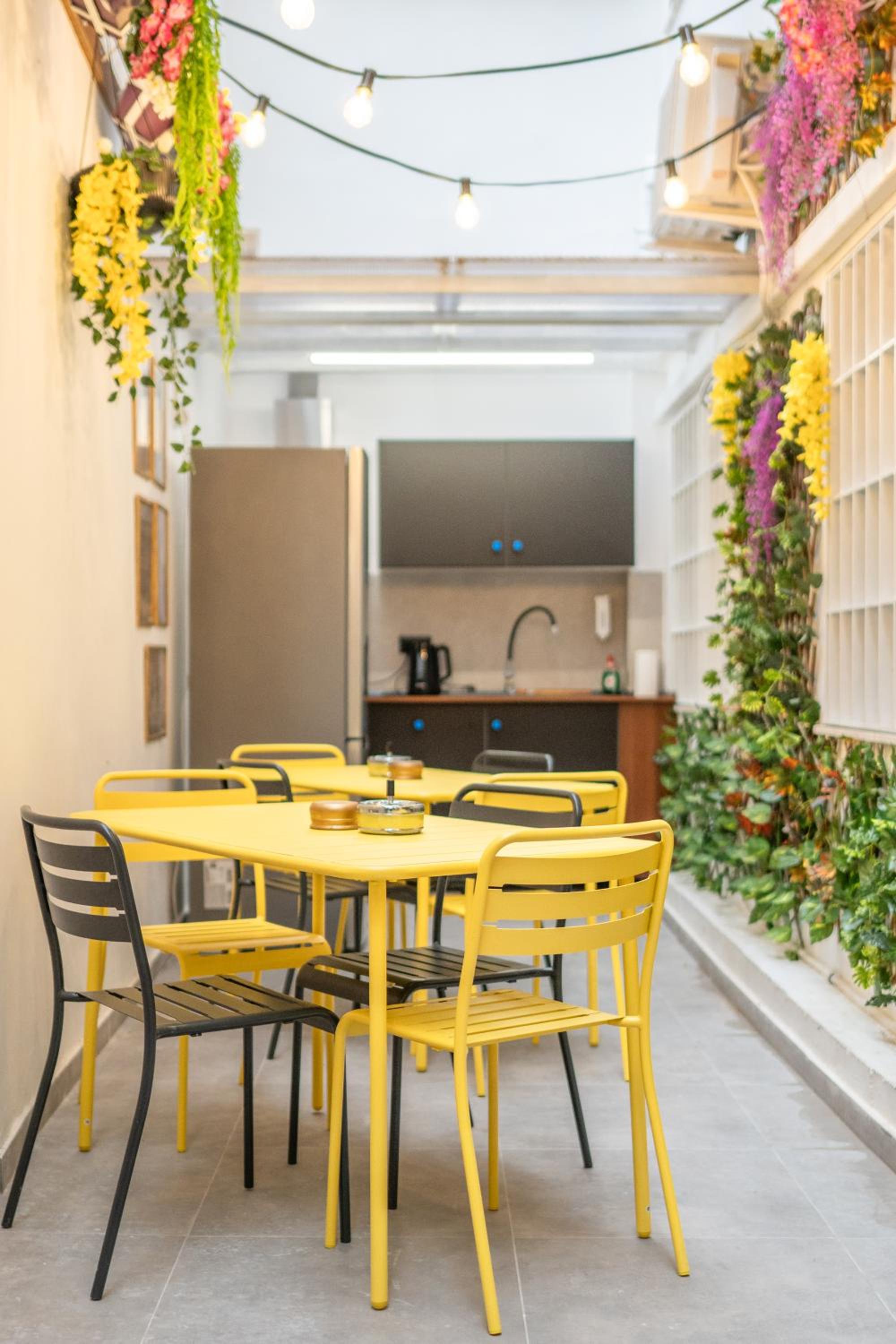 Sani Deluxe Suites Home- Monastiraki Square - Brand New Home