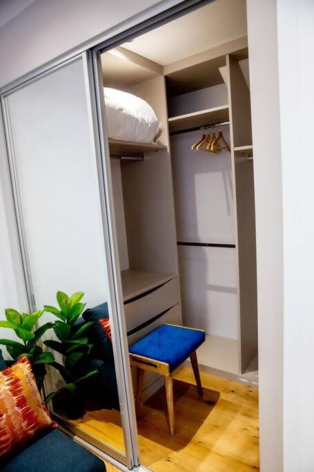 Airy, 3 bedrooms, ensuite , central London flat