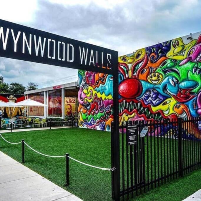 Sol Miami #1 with free parking on premises