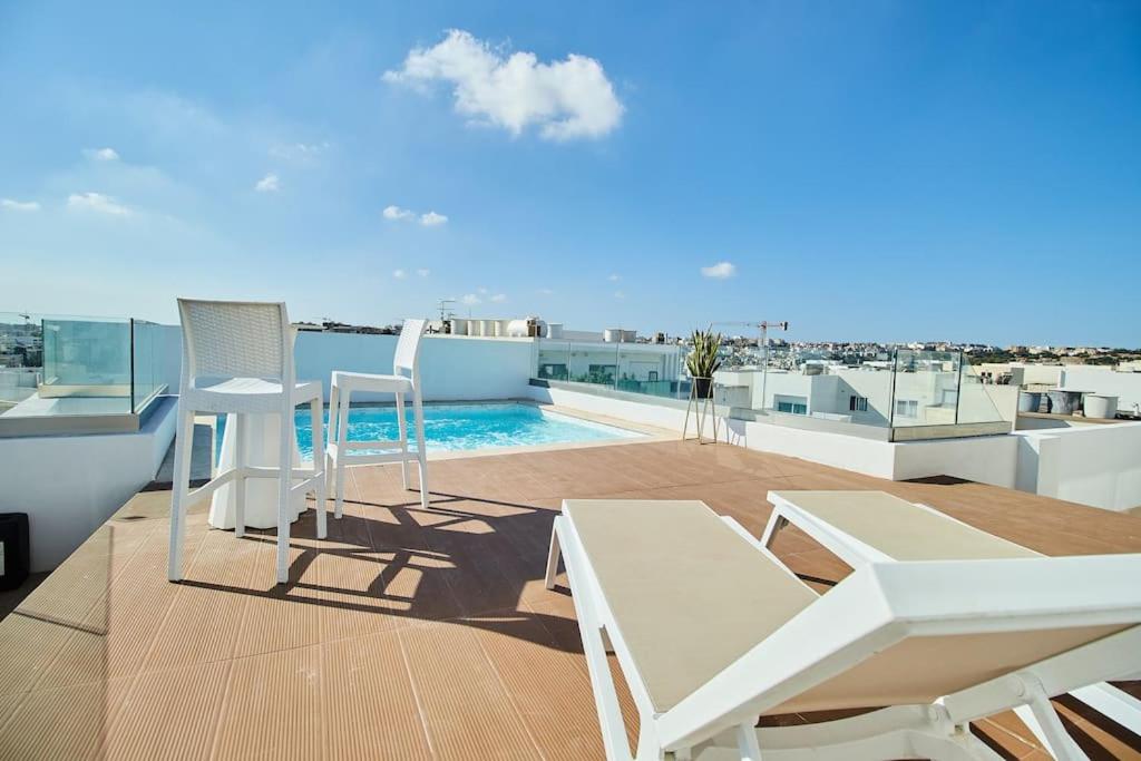 Luxury 2 BR Penthouse - Pool - close to Paceville photo 2