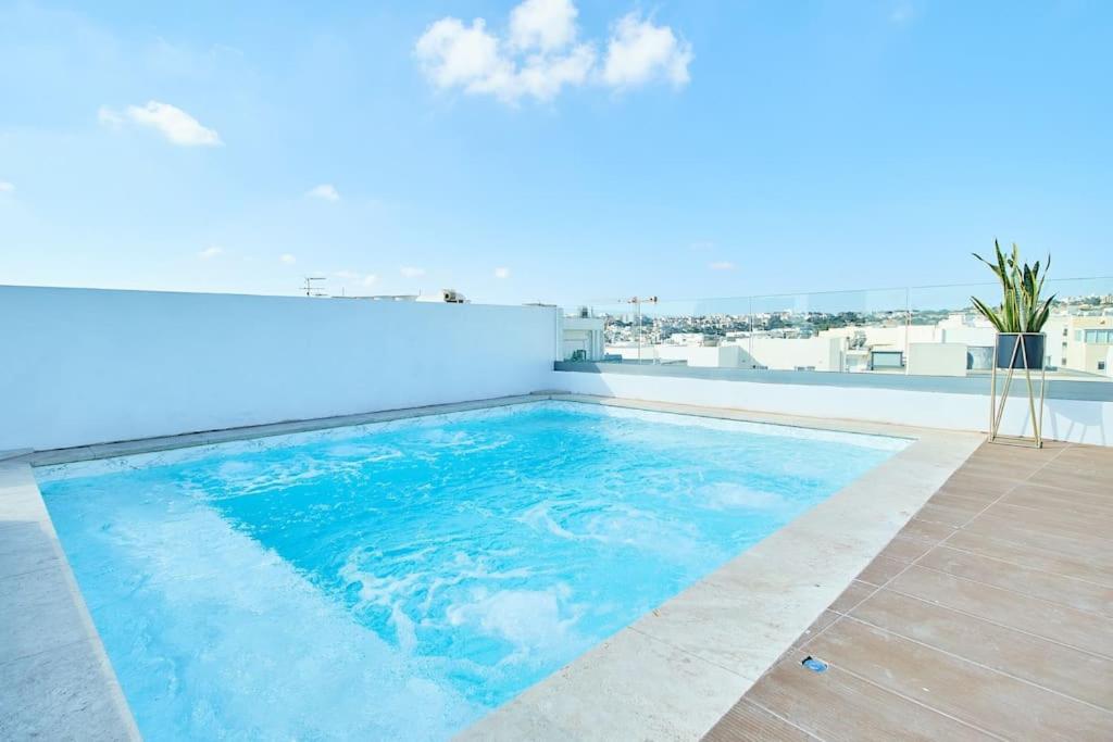 Luxury 2 BR Penthouse - Pool - close to Paceville photo 5