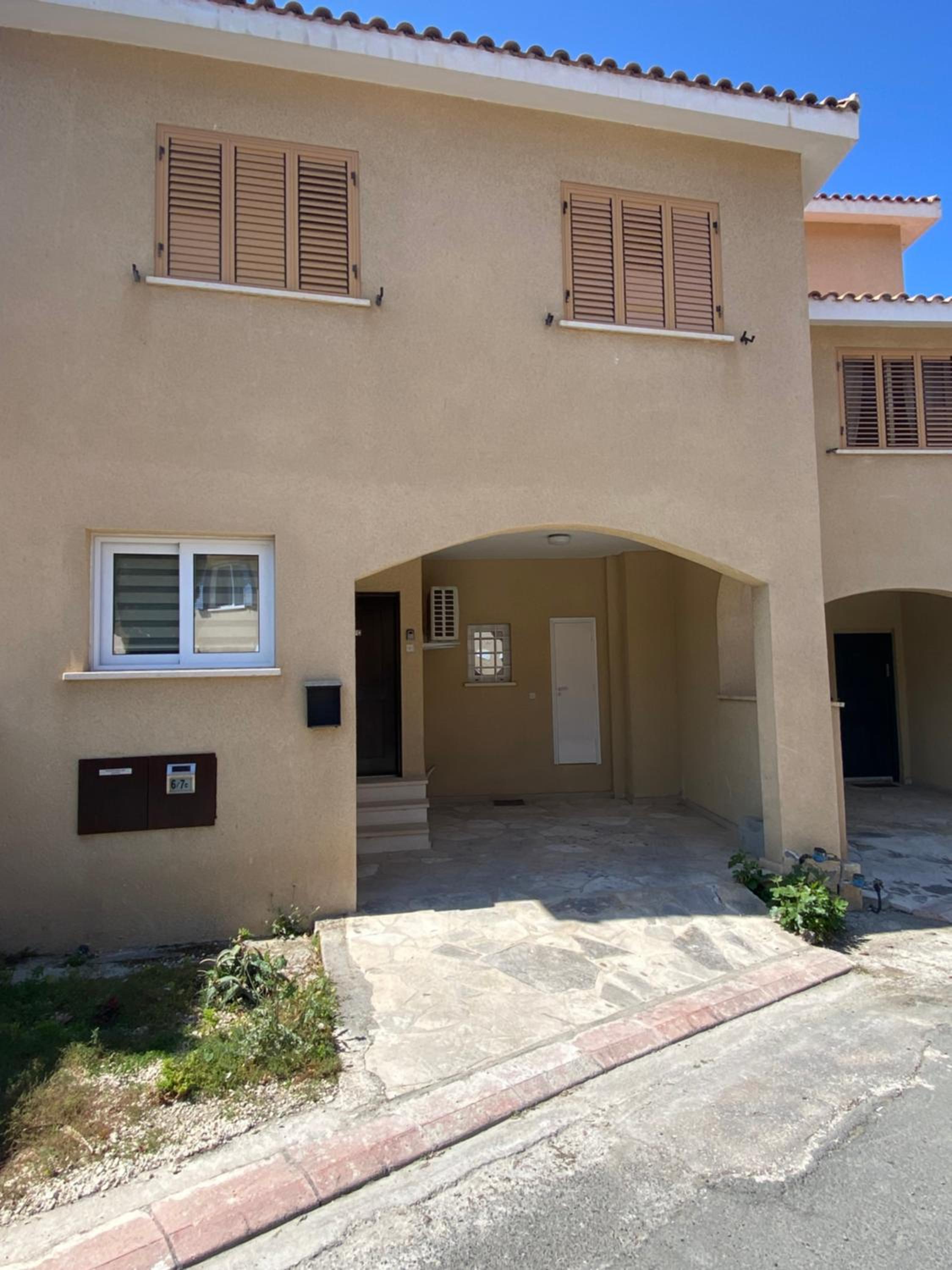 Corner townhouse in Regina Gardens, Pafos
