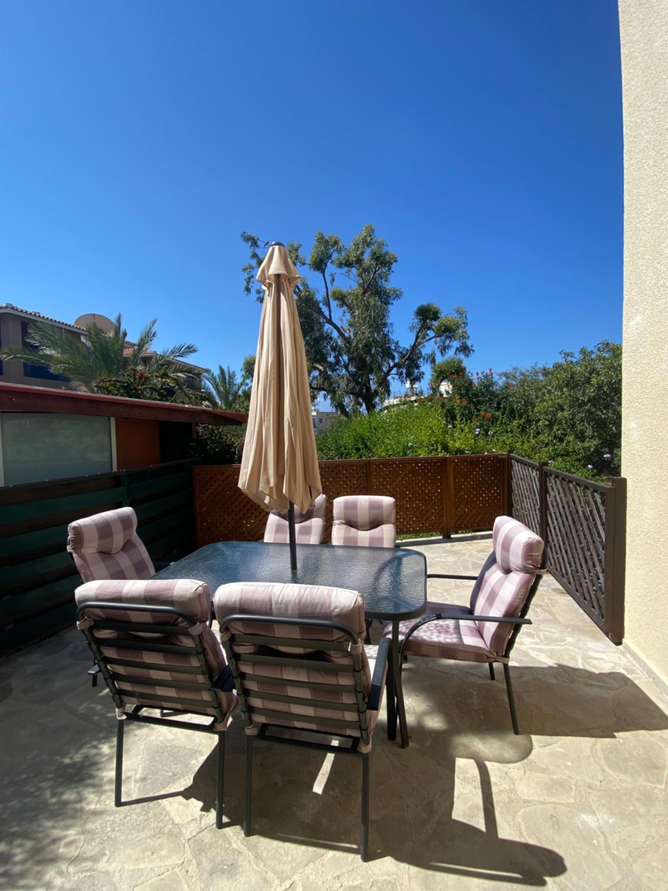 Corner townhouse in Regina Gardens, Pafos