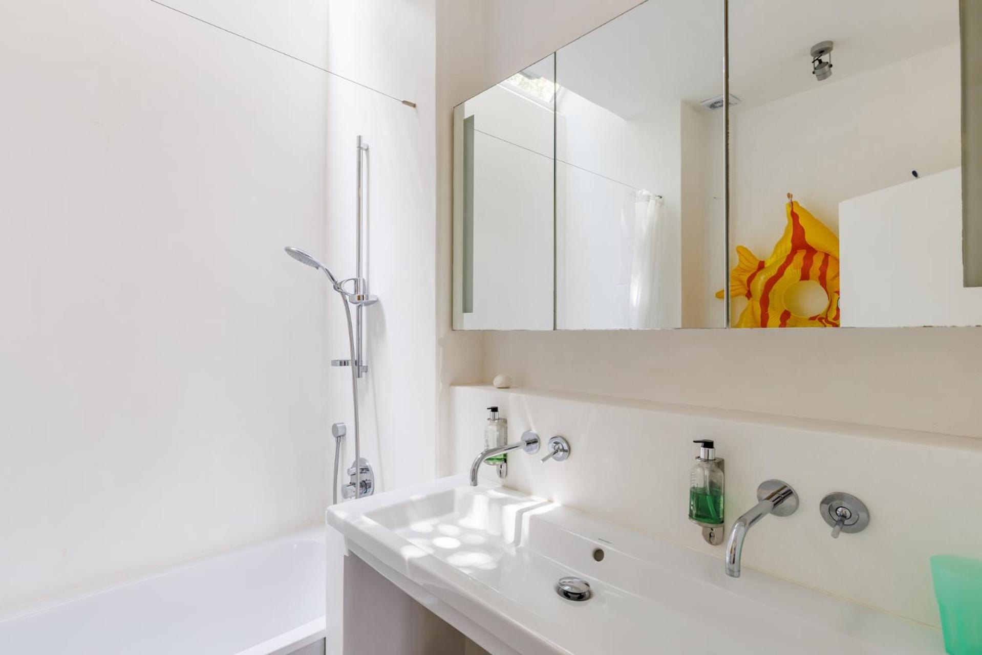 Villa Almond