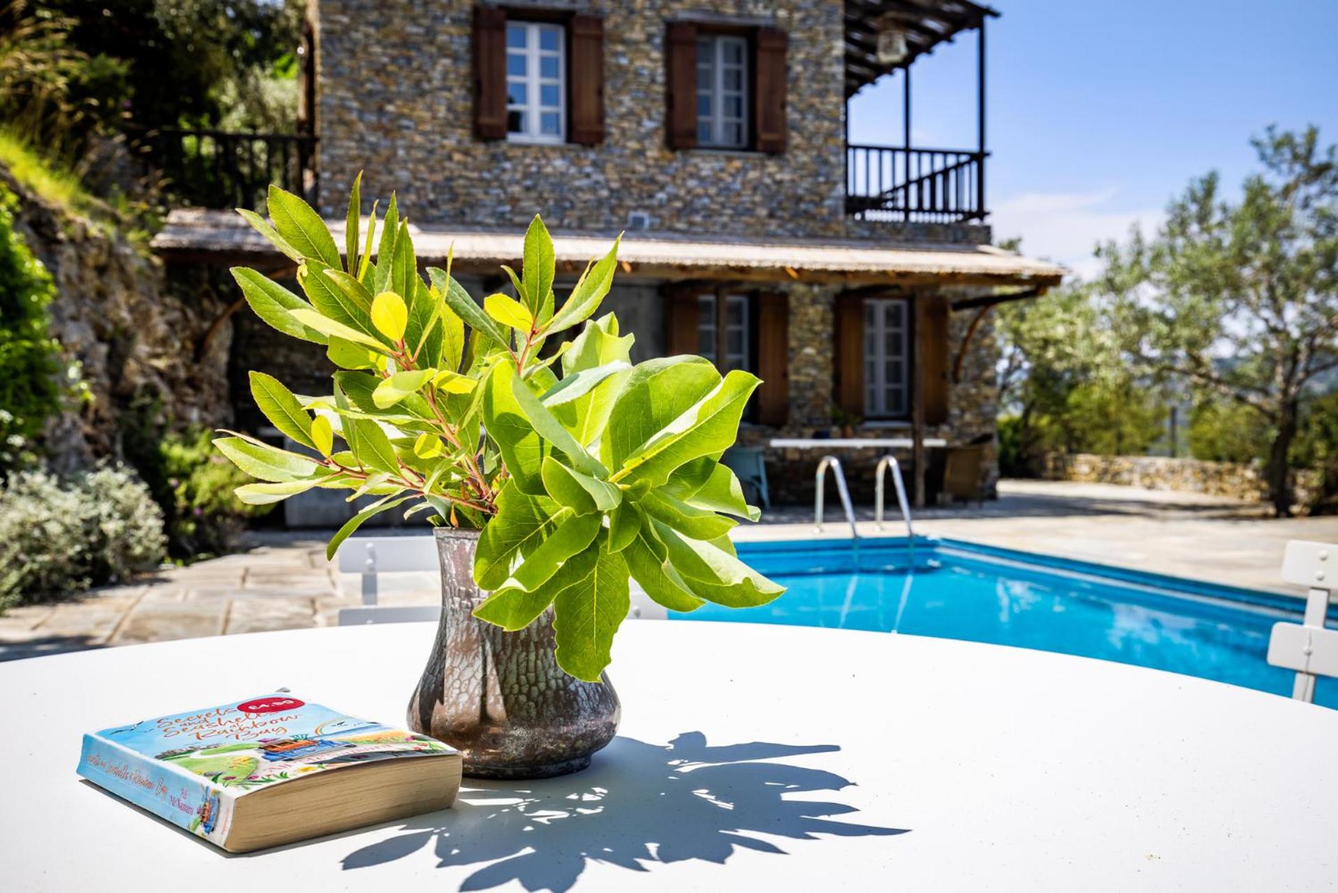Villa Almond