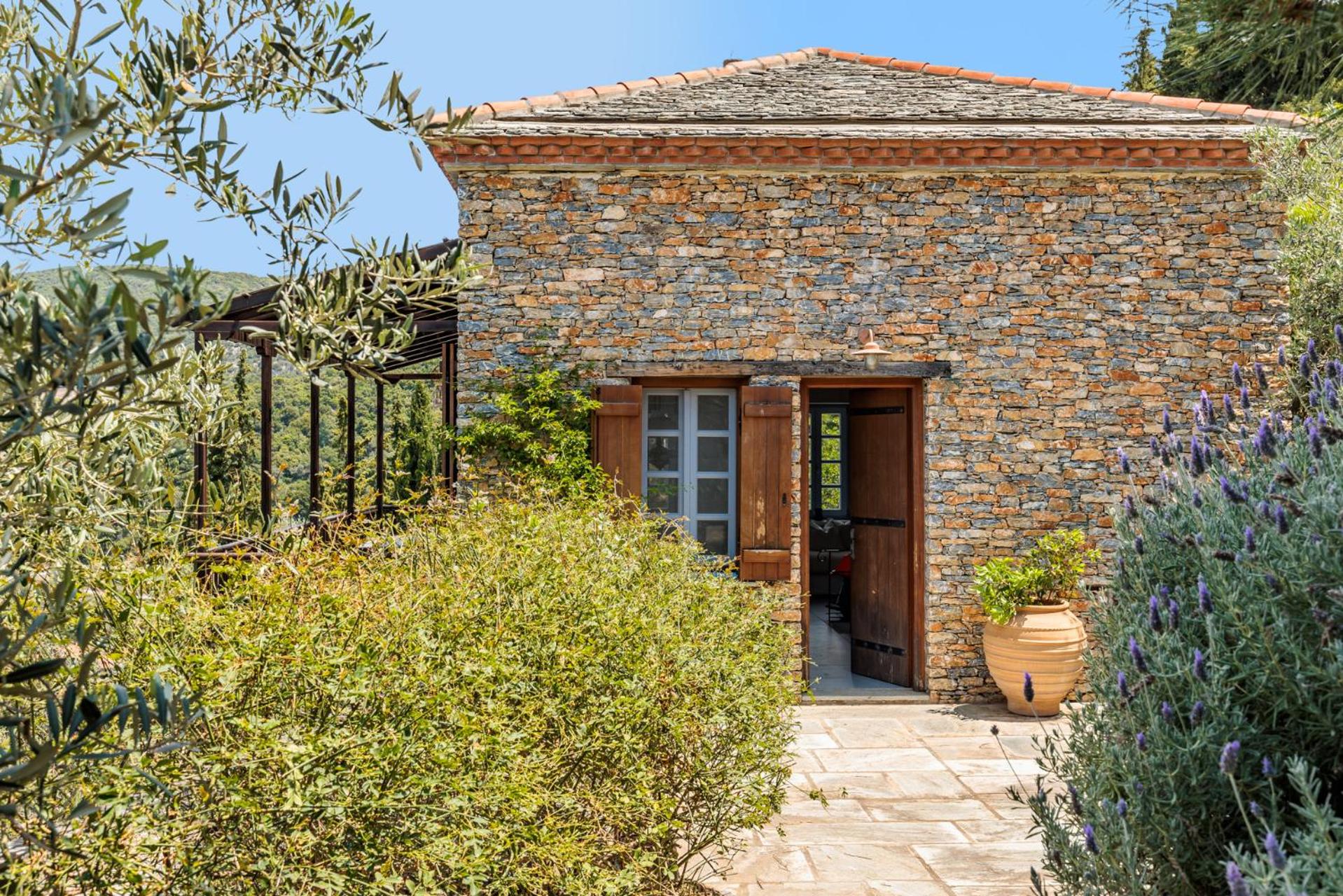 Villa Almond