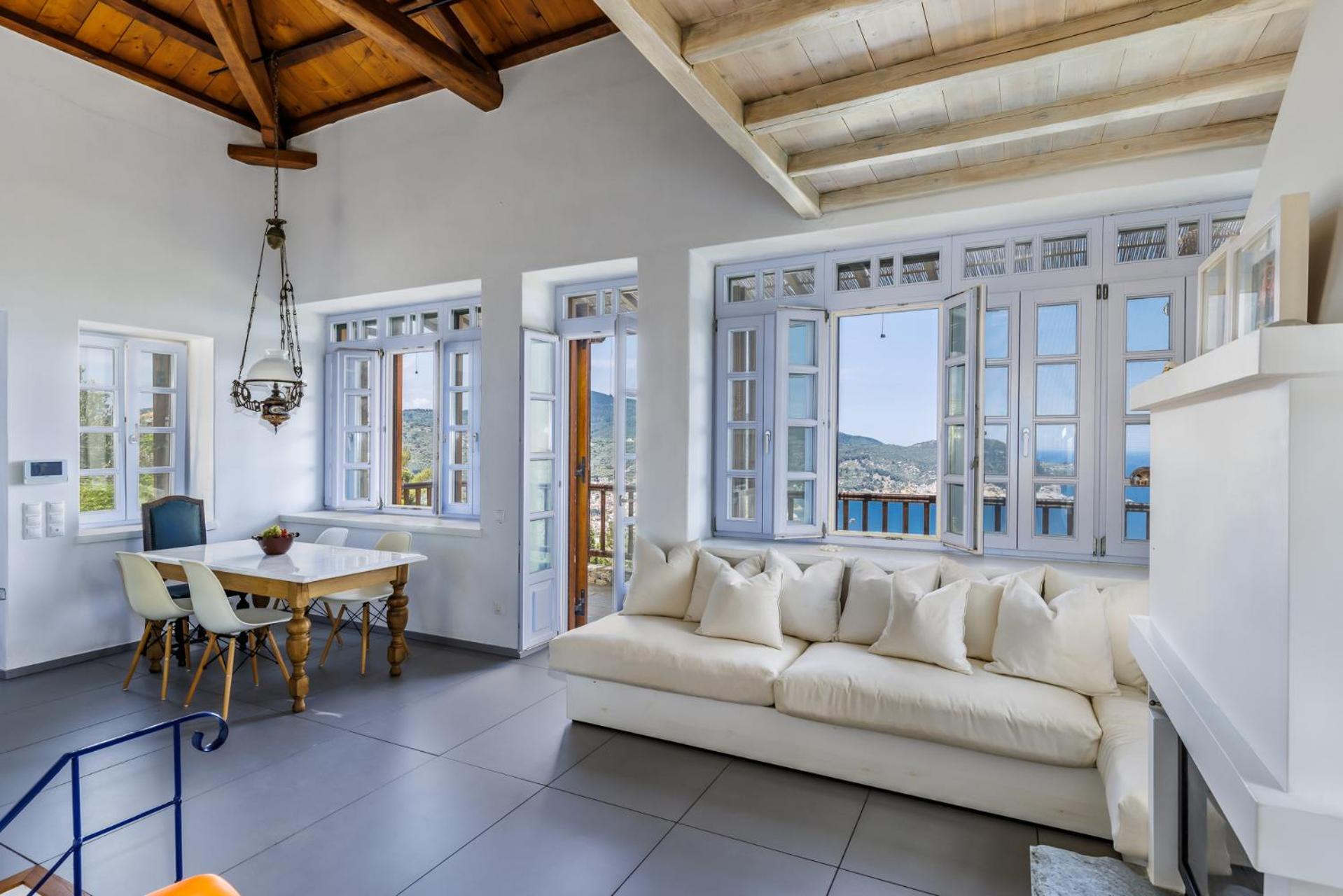 Villa Almond