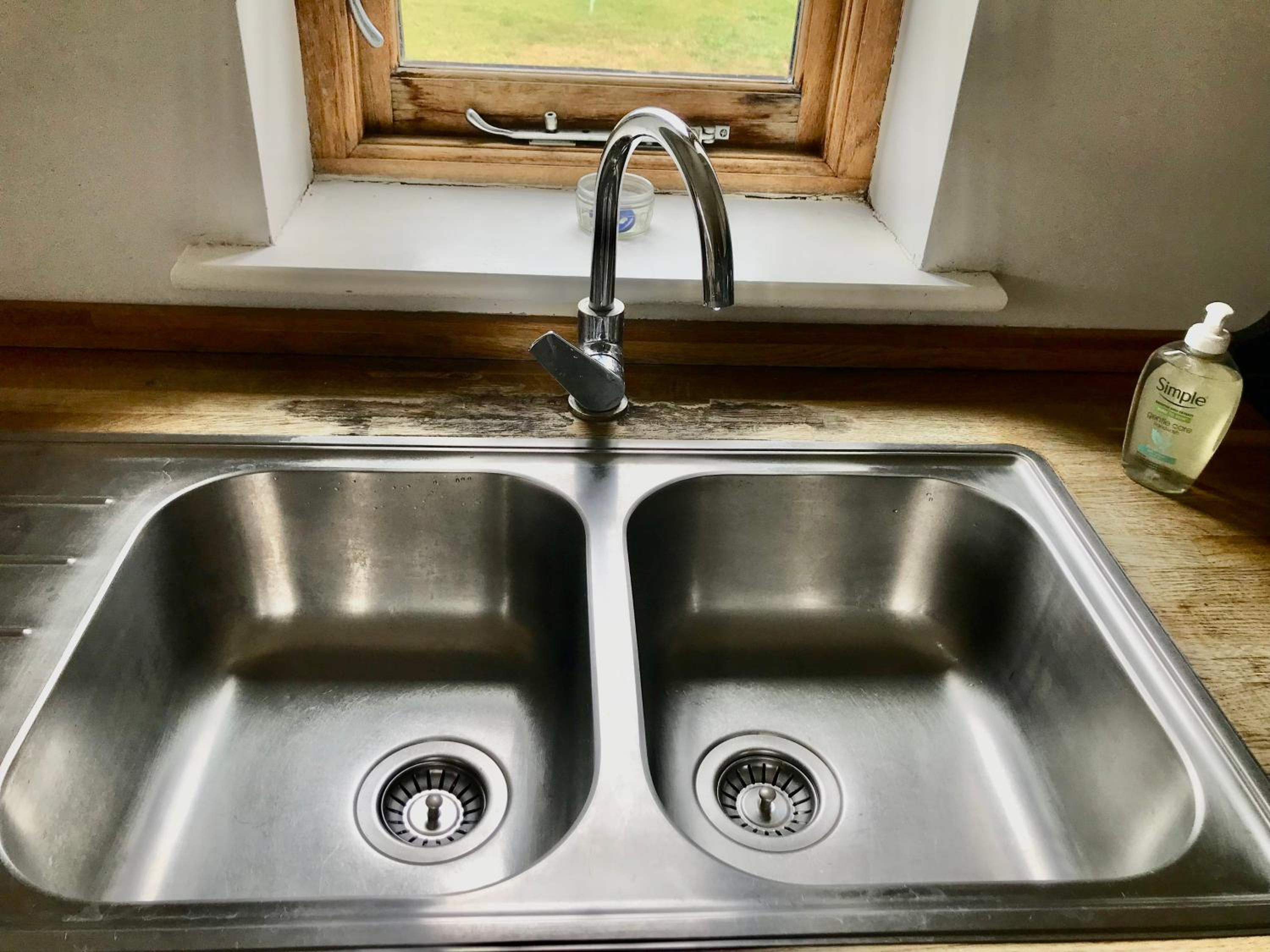 Barn Ann-exe, Sleeps 4, Garden, Parking spaces view 5