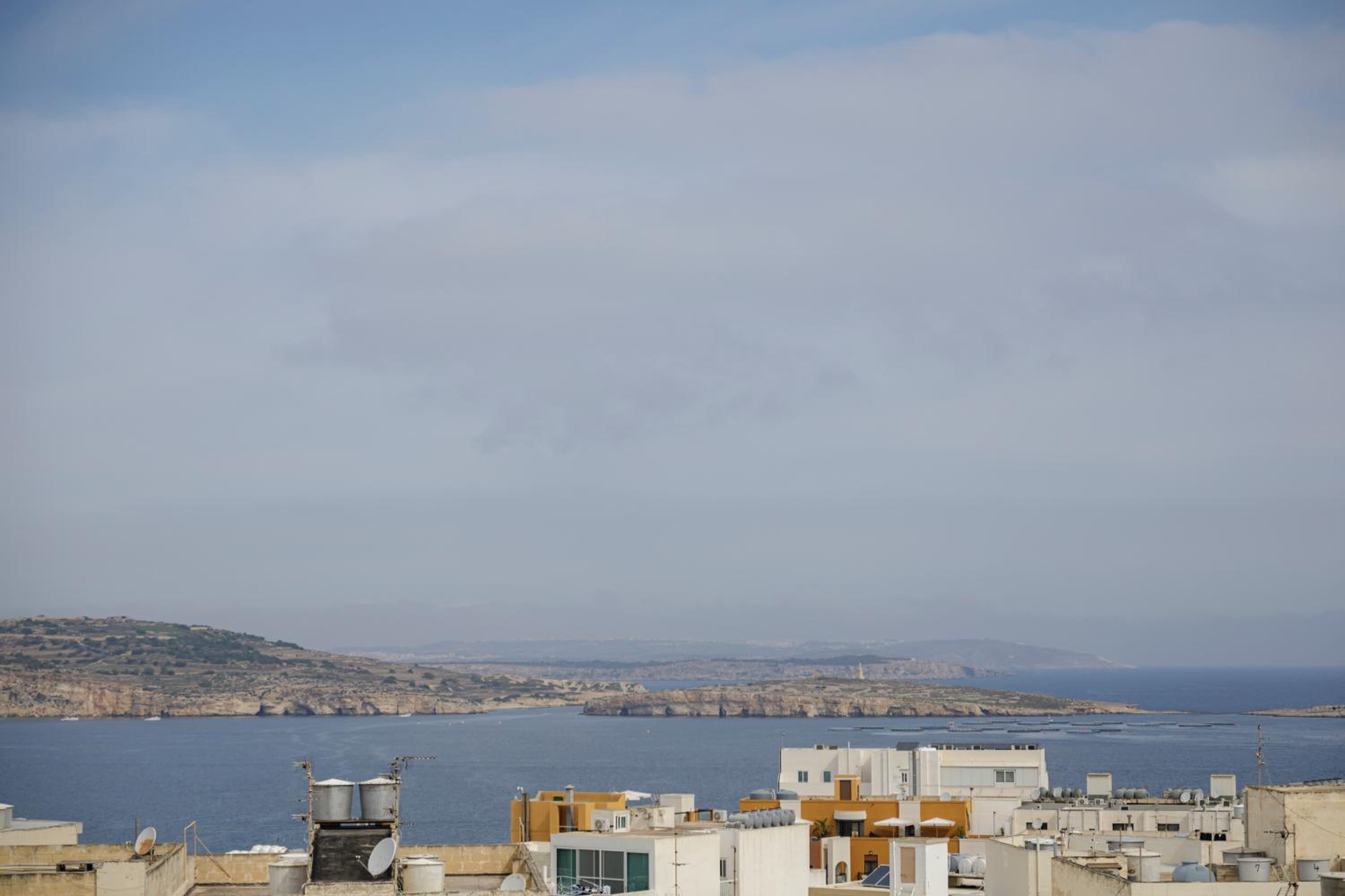 Hilltop Apartments - Stylish Comfort Living close to the sea, Bugibba photo 3
