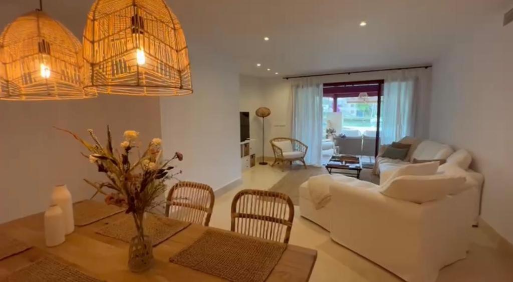 LUXURY APARTMENT MARINA DE SOTOGRANDE Playa y Jardín